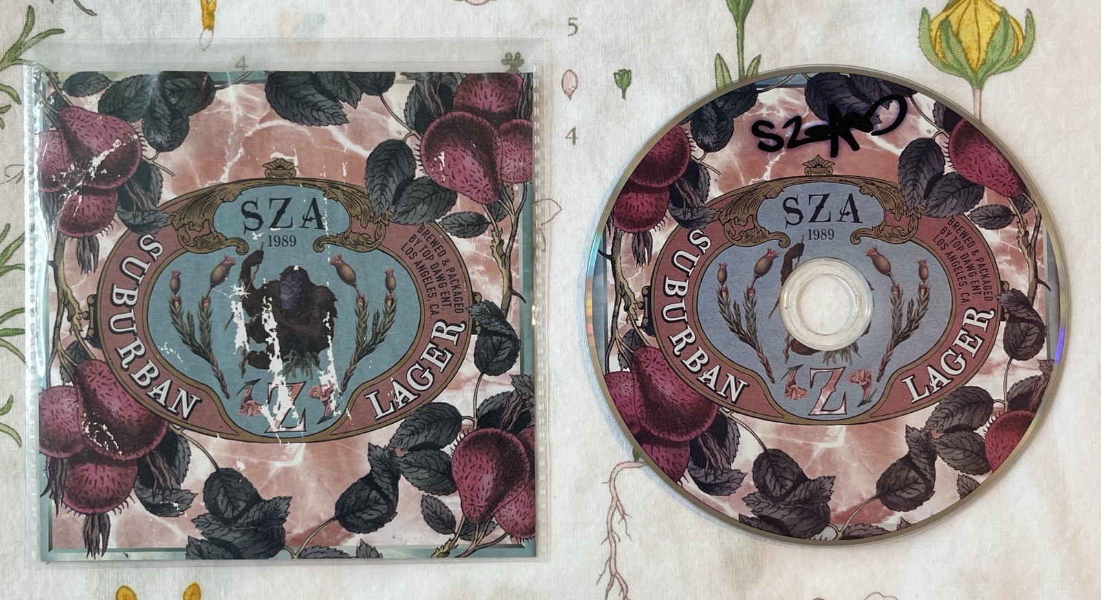 SZA - Z (Limited Edition Signed Mixtape CD, 2014, TDE) SZA - Z (Limited Edition Signed Mixtape CD, 2014, TDE)