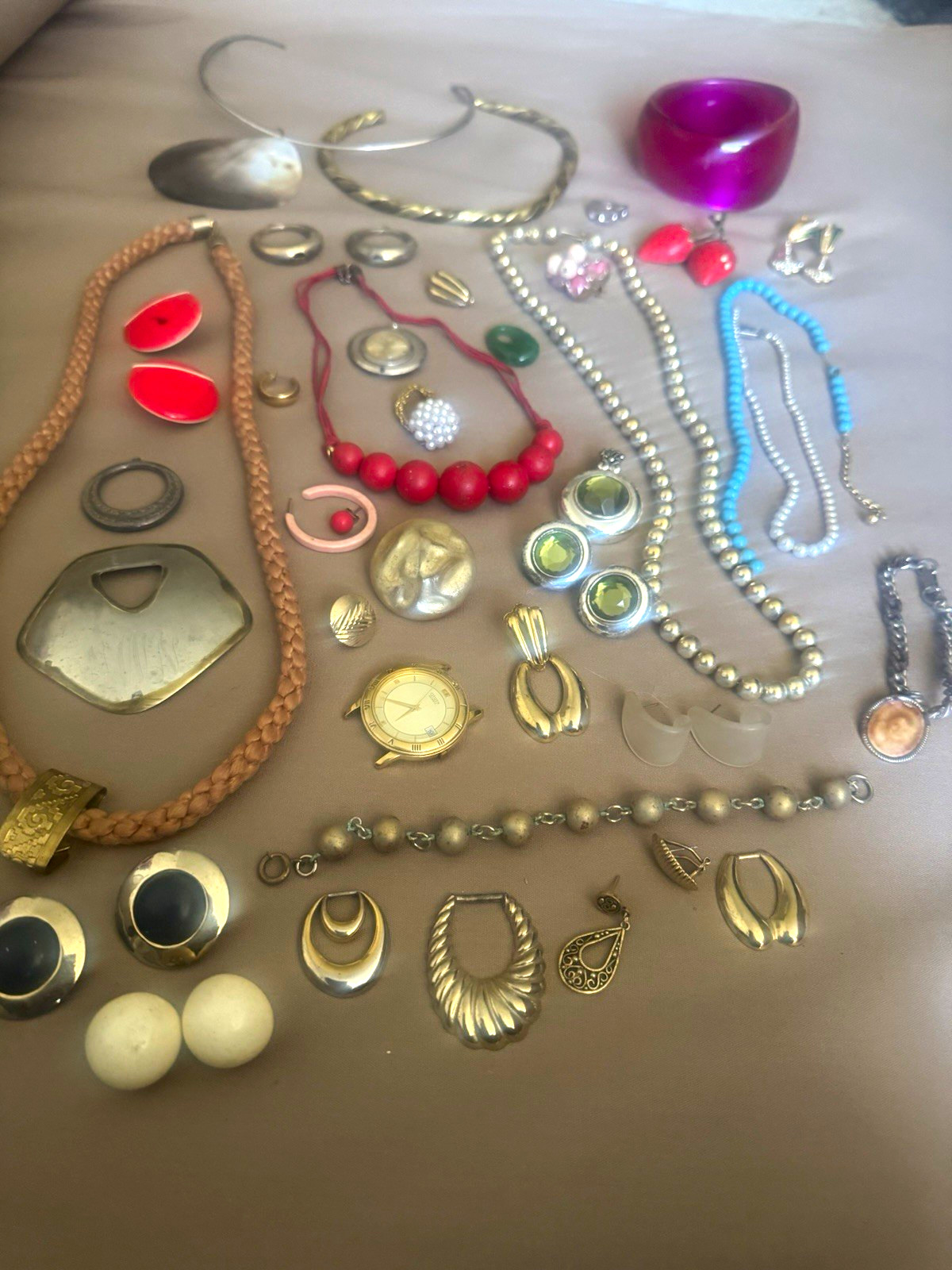 Women’s Vintage Costume Jewelry Lot 46 pcs Mixed Wearable & Craft