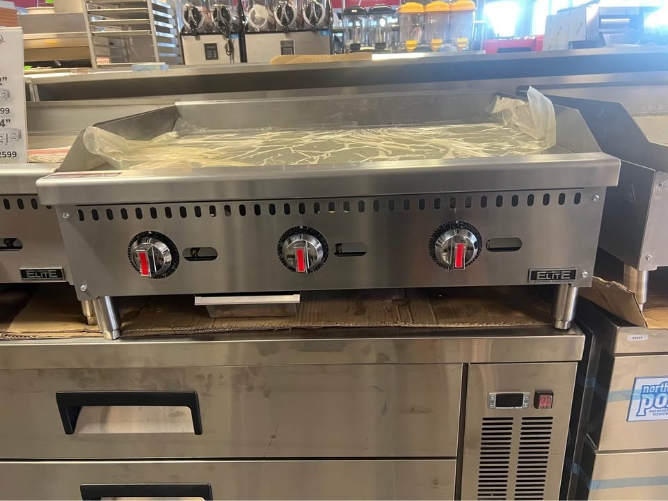 36 Manual Countertop Gas Griddle, 90,000 BTU