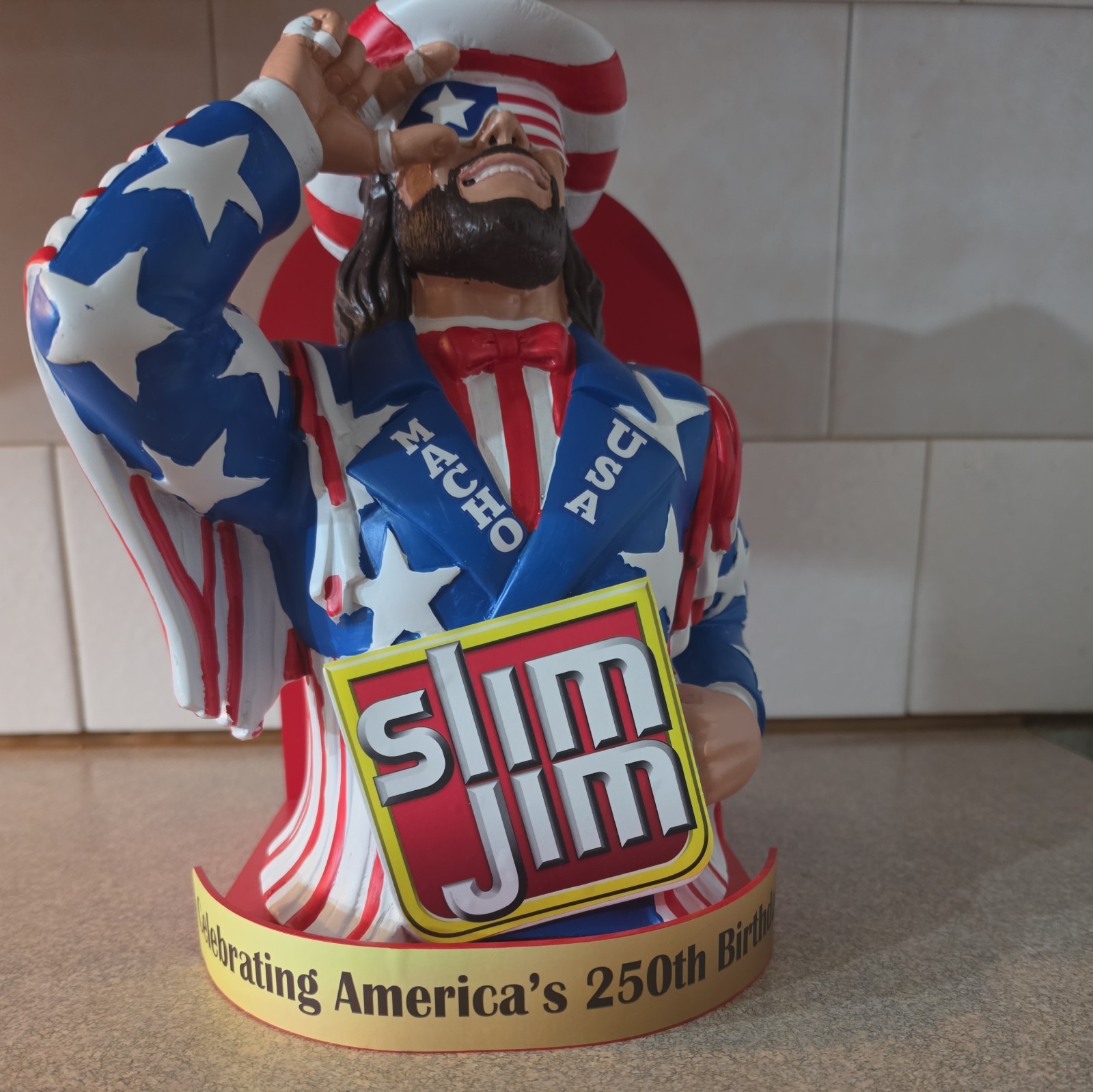 🔥 2026 MACHO MAN RANDY SAVAGE SLIM JIM DISPLAY AMERICA\'s 250TH BIRTHDAY WWE 🔥