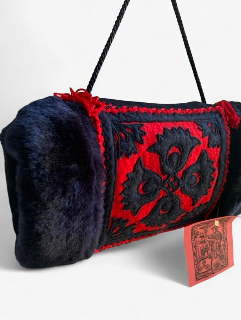 NWT Vintage LANYA Hungarian Folk Design Muff Pure Wool and Faux Fur Bohemian