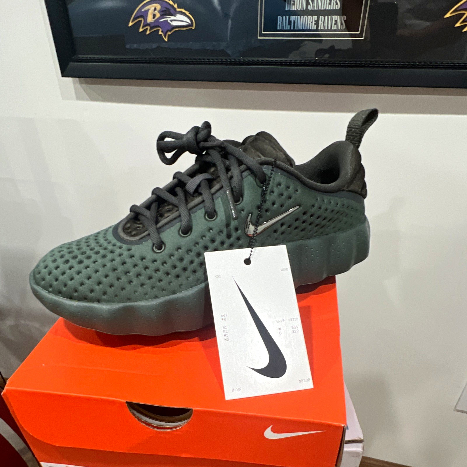 Nike Mind 002 Camo Green/Phantom-Newsprint Low Top Lace Up Men Sneaker Nike Mind 002 Camo Green/Phantom-Newsprint Low Top Lace Up Men Sneaker