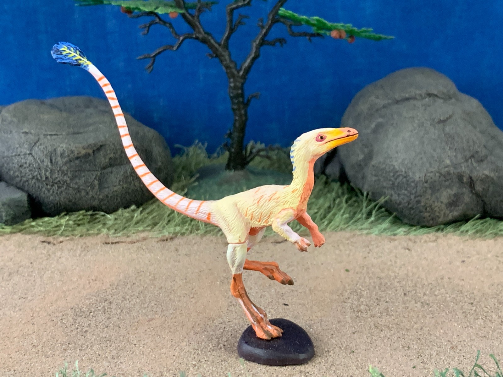 Kaiyodo Synosauropteryx 010 UHA Dinotales Series Painted Plastic Dinosaur Figure
