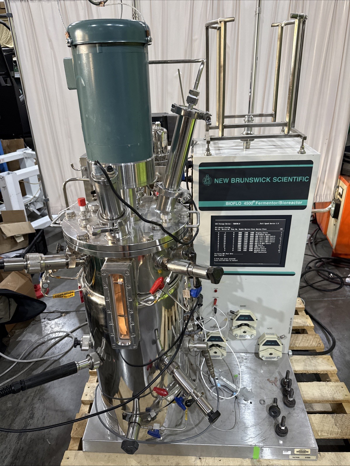 New Brunswick Scientific BioFlo 4500 Fermentor Bioreactor | Lab Scale System