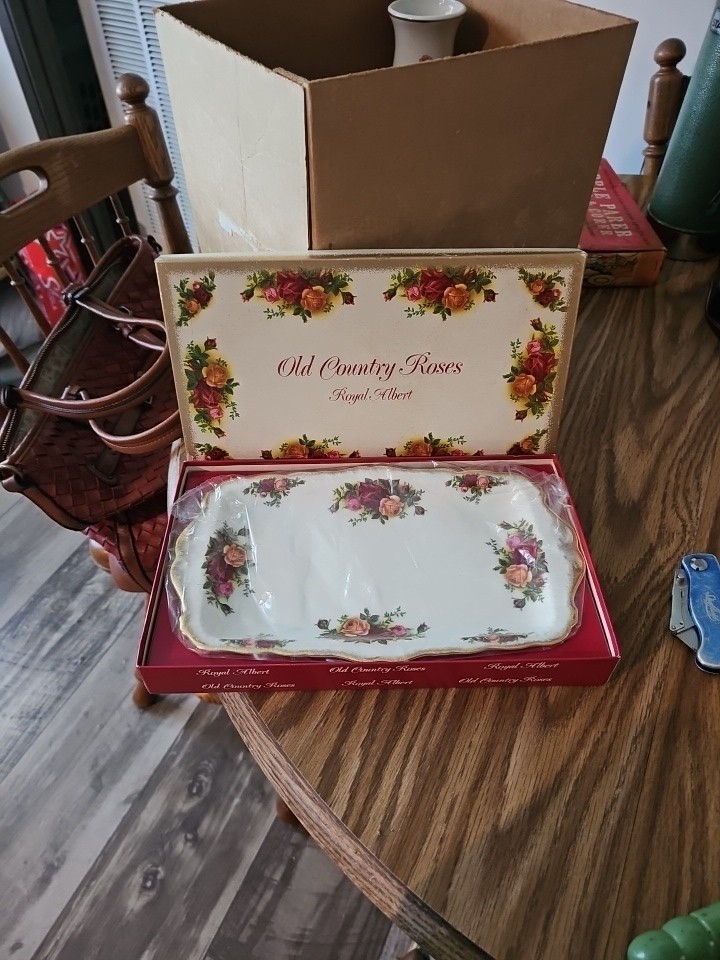 Vintage Royal Albert Old Country Rose Large Sandwich Tray 11.5\ Vintage Royal Albert Old Country Rose Large Sandwich Tray 11.5\