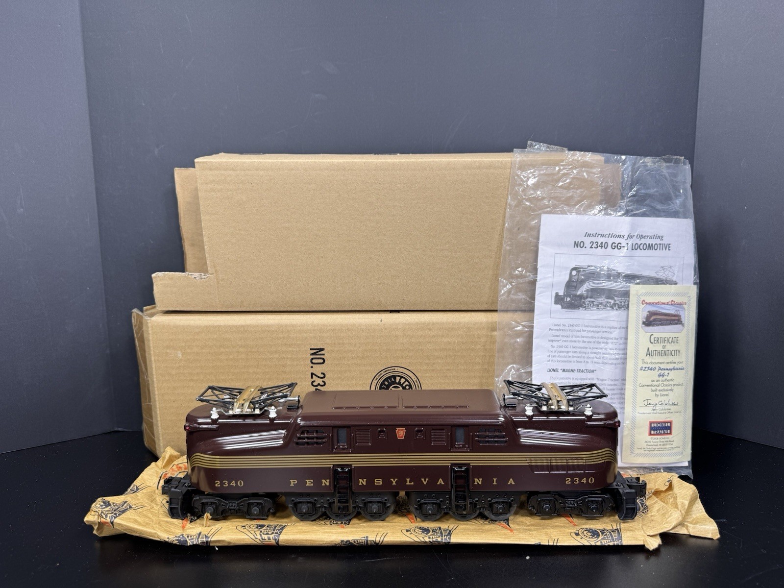 Lionel 6-38303 Pennsylvania tuscan 5-stripe GG-1 electric engine #2340 LNIB