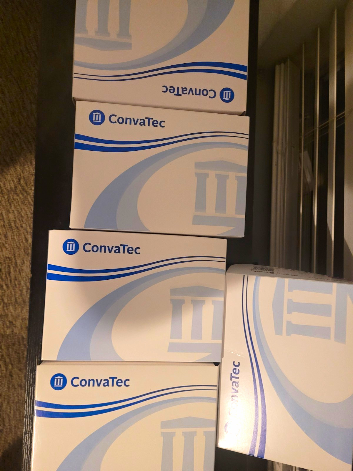 3.      X140pc  CONVATEC  sur-fit 100mm Wafers And Pouches 21 Boxes Wholesale