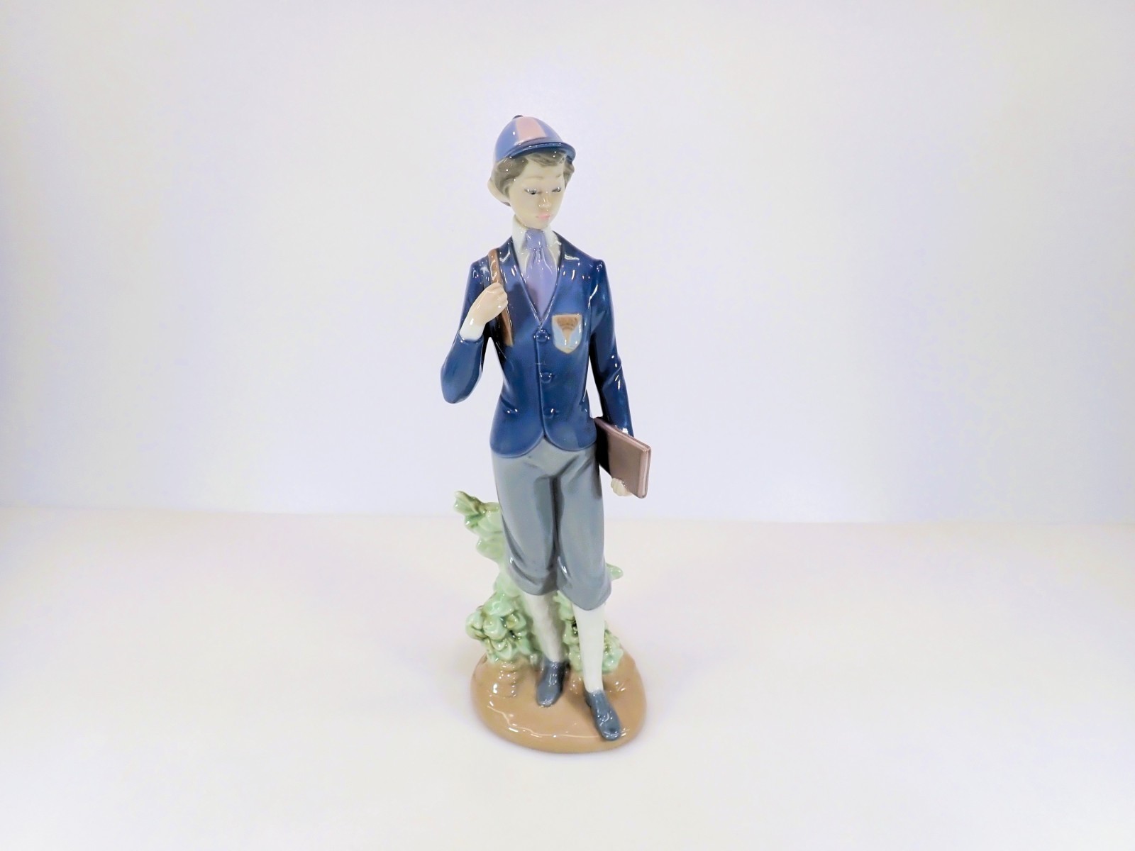 Lladro 5768 Academy Days Male Student School Boy Figurine - 1991 Vintage Spain