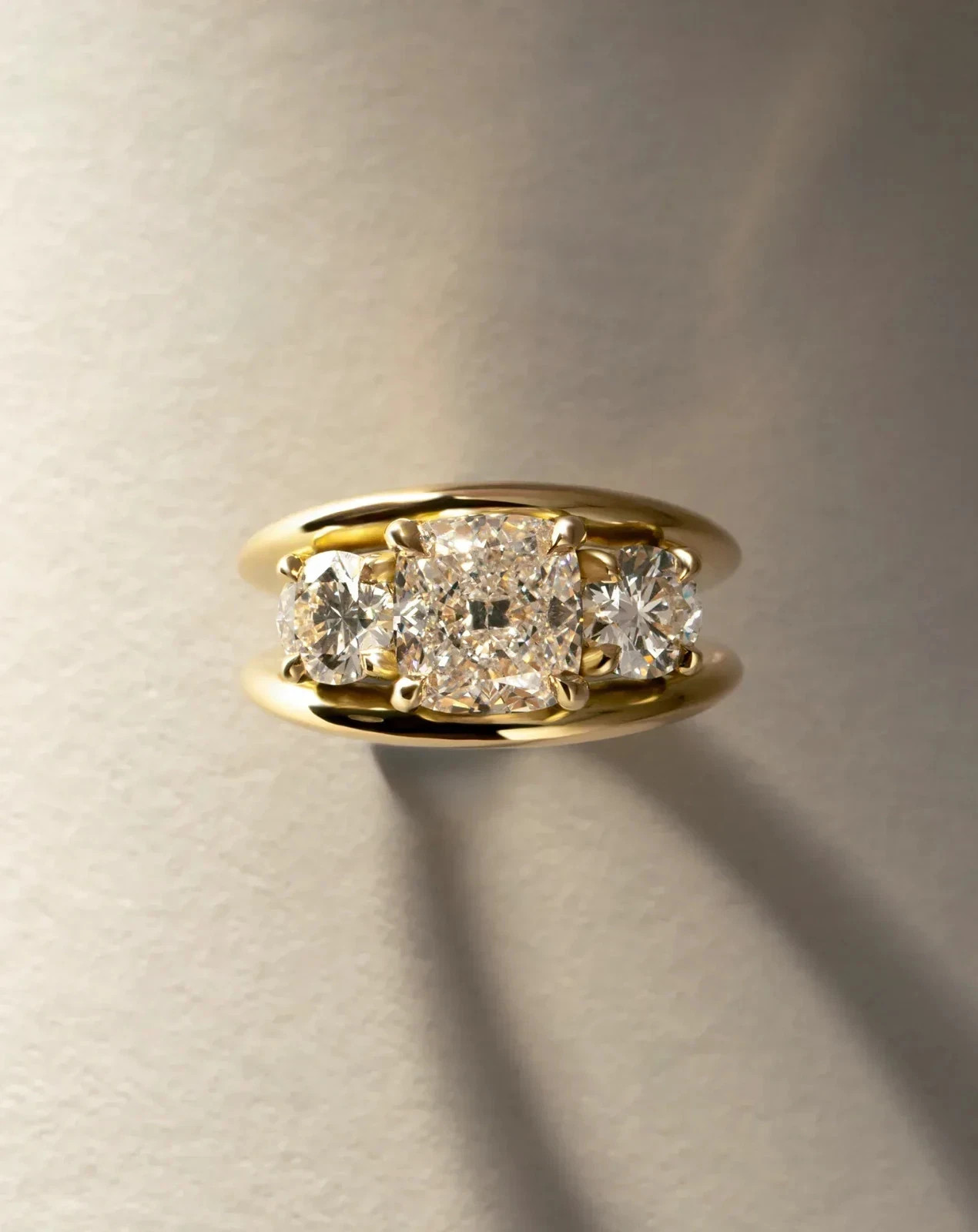 IGI 3 Ct Cushion Cut F/VS1 Lab Grown Diamond Wedding Band Ring 14K Yellow Gold