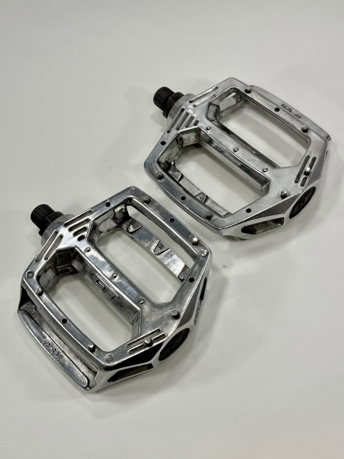 Vintage GT BMX Pedals 9/16 High Polished Aluminum Mid School BMX Pro Pins DX 90s