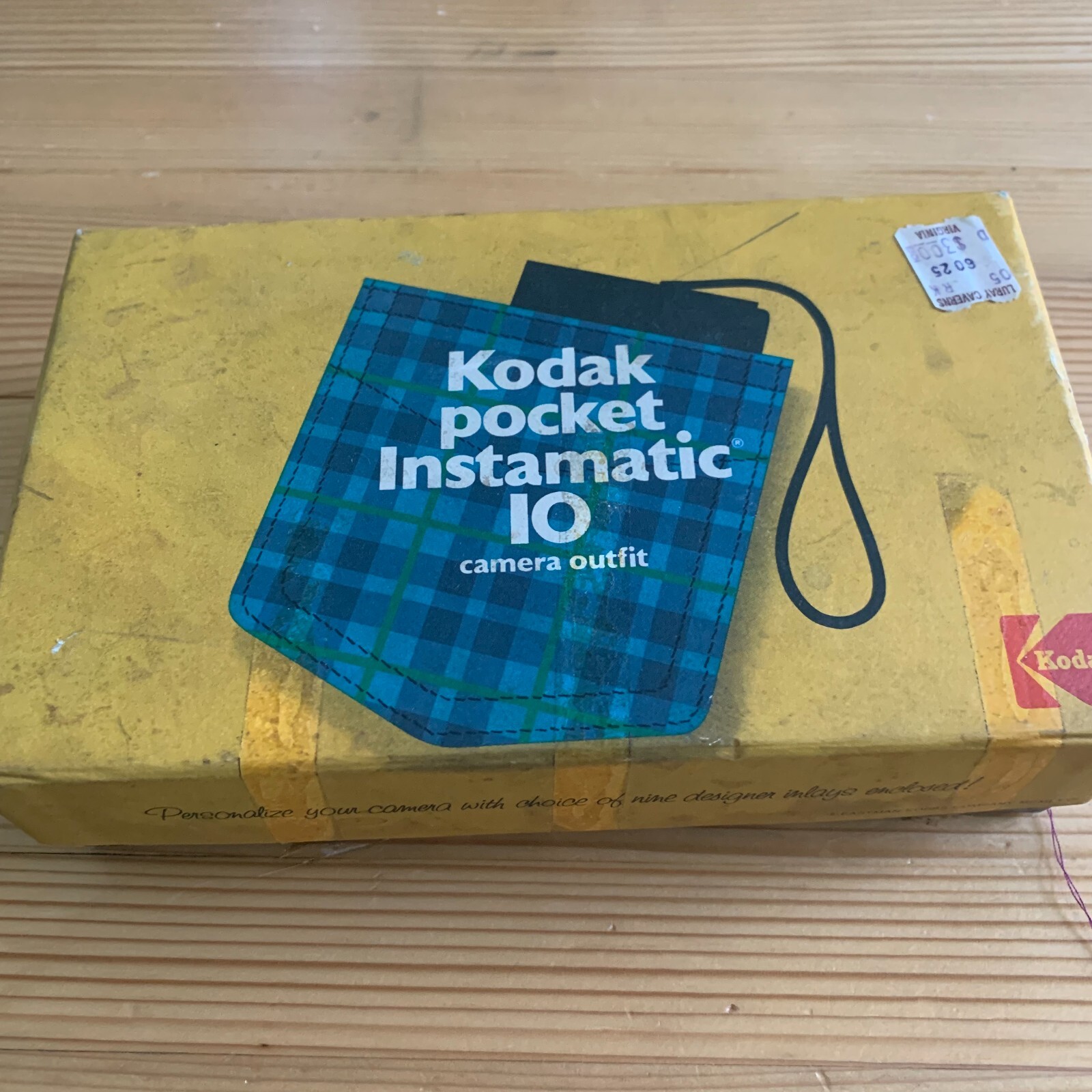 Vintage Kodak Pocket Instamatic 10 Camera Outfit with Magicube and Film Boxed Vintage Kodak Pocket Instamatic 10 Camera Outfit with Magicube and Film Boxed