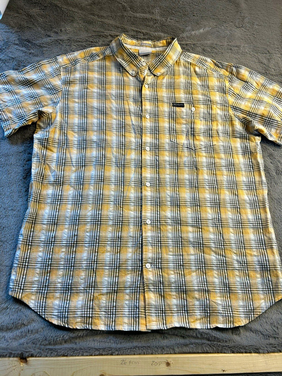 Columbia Men\'s XL Regular Fit Yellow/Gray/White Plaid Button-Down Shirt Pockets