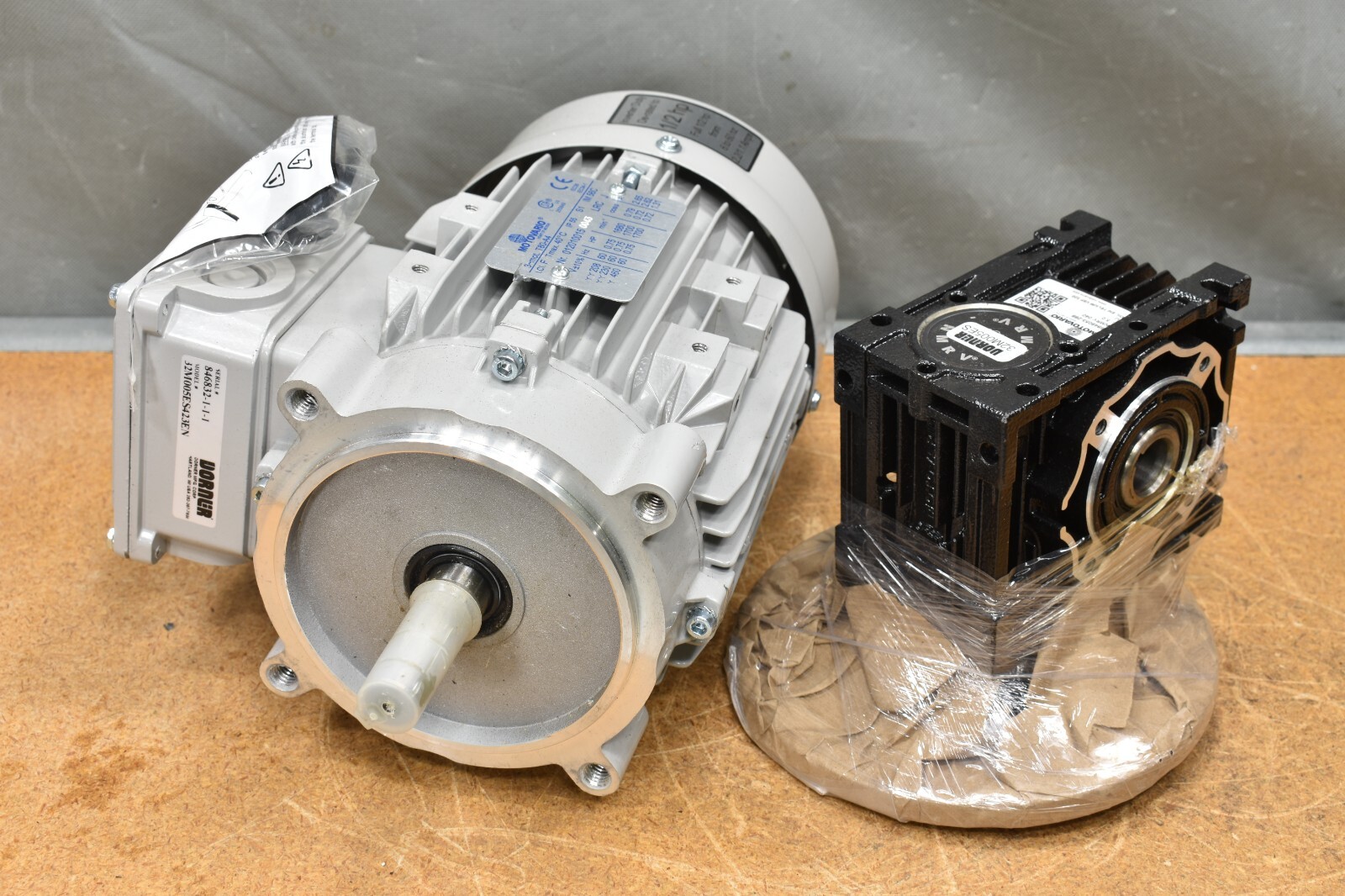 Dorner 32M005ES423EN, Gear Motor, Motovario 6848053-288 W/ NMRV 040 Gear Reducer