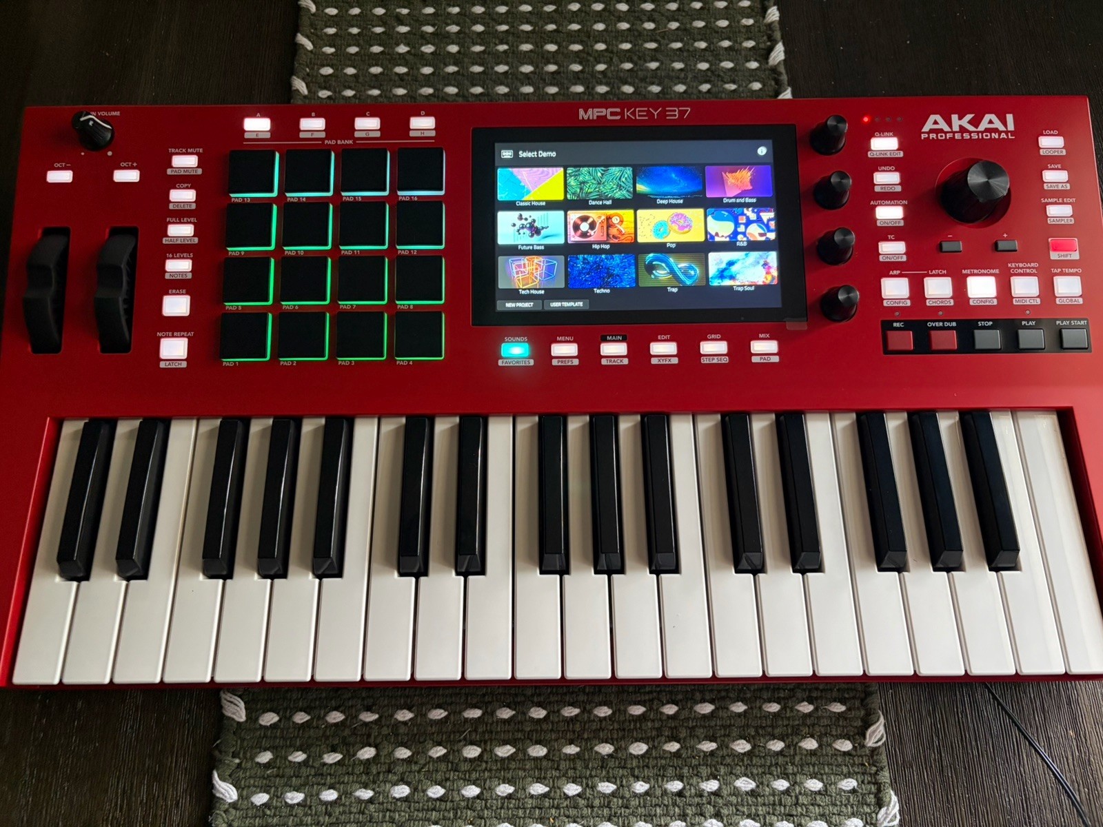 Akai Professional MPC Key 37 Standalone Audio Production Recording Keyboard