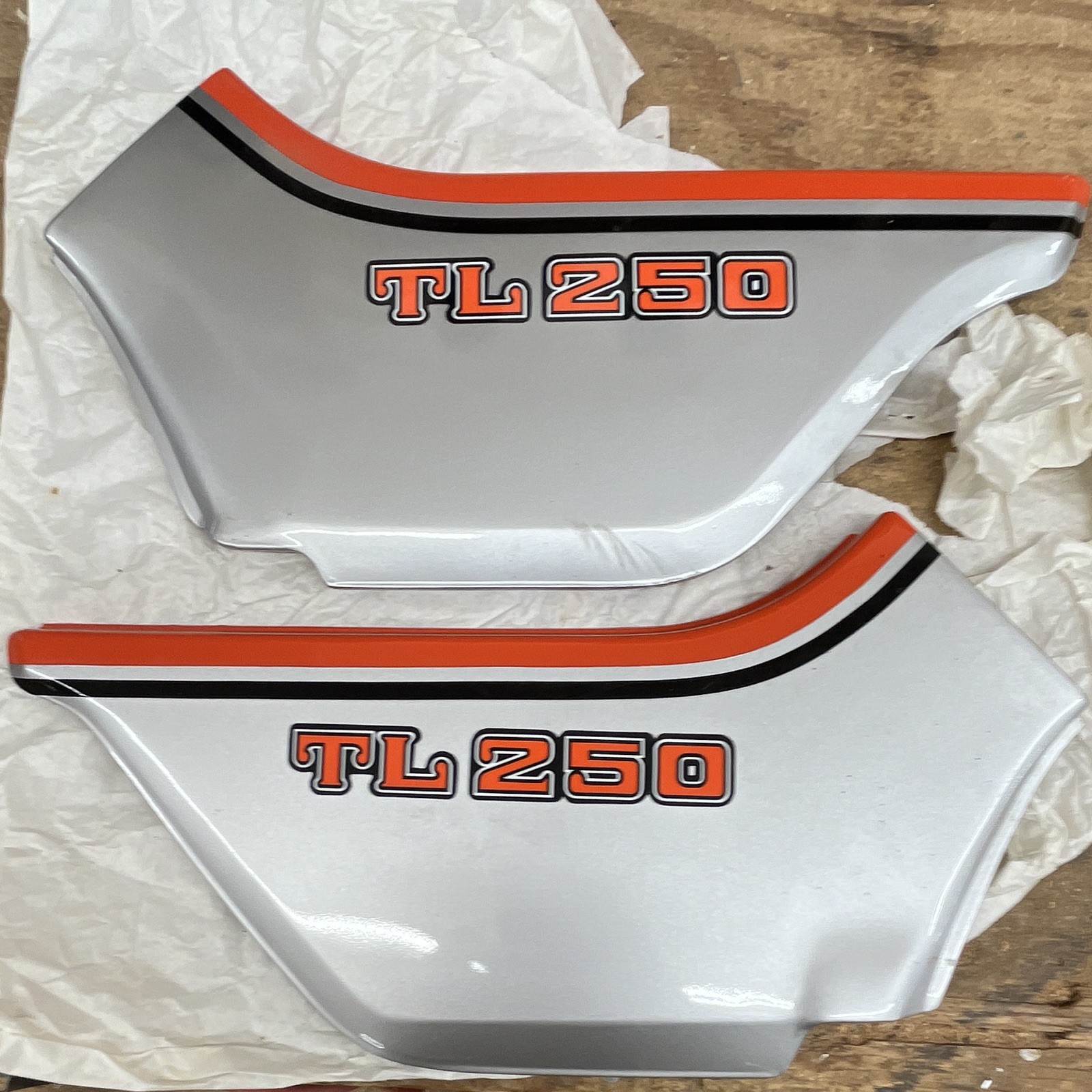 NOS OEM Honda TL250 Side Covers L R Pair 1975 1976 Trials Genuine Original