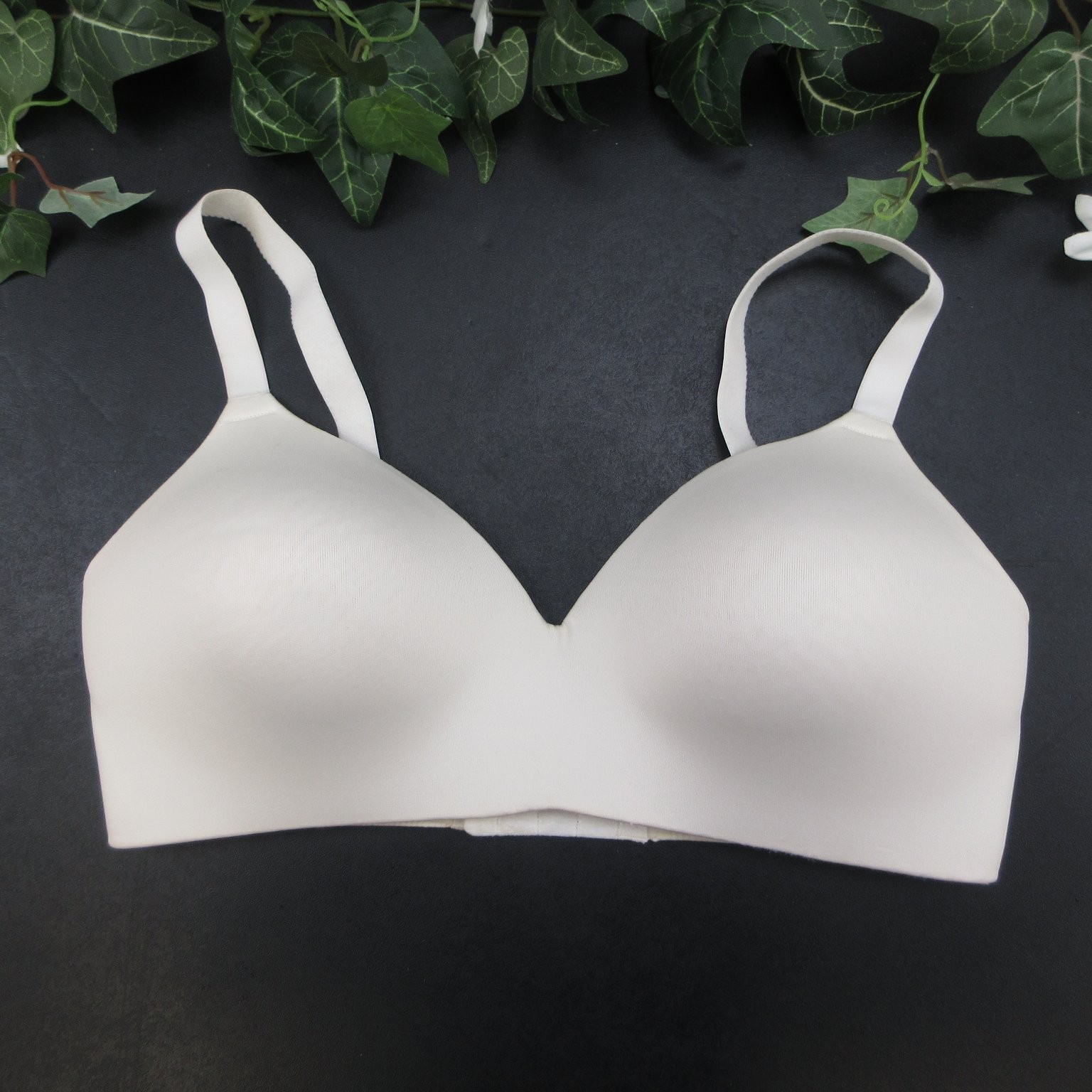 maurices Women\'s Bra Ivory 36D Seamless Padded Wireless T-Shirt
