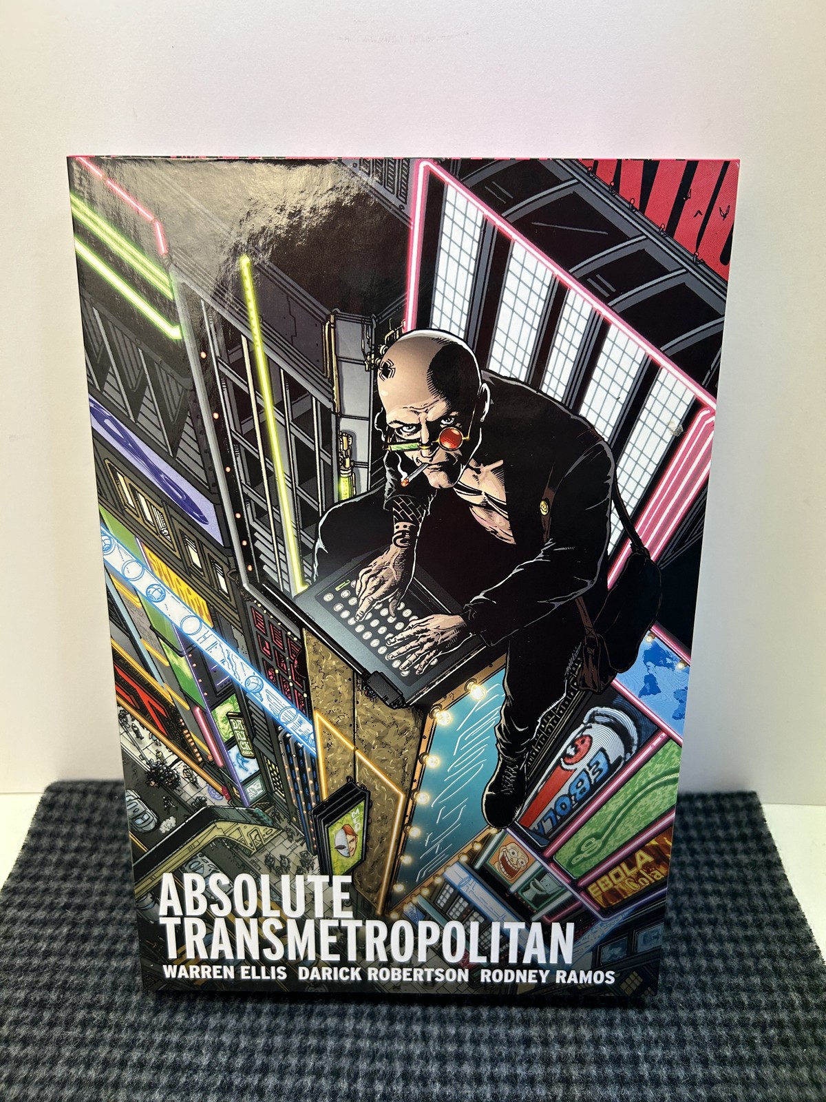 Absolute Transmetropolitan Vol 1 2024 Edition HC Warren Ellis DC Vertigo Comics Absolute Transmetropolitan Vol 1 2024 Edition HC Warren Ellis DC Vertigo Comics