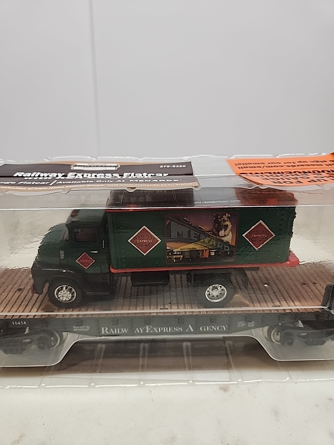 Menards 279-8320 O Gauge Flatcar With REA Box Truck Unopened