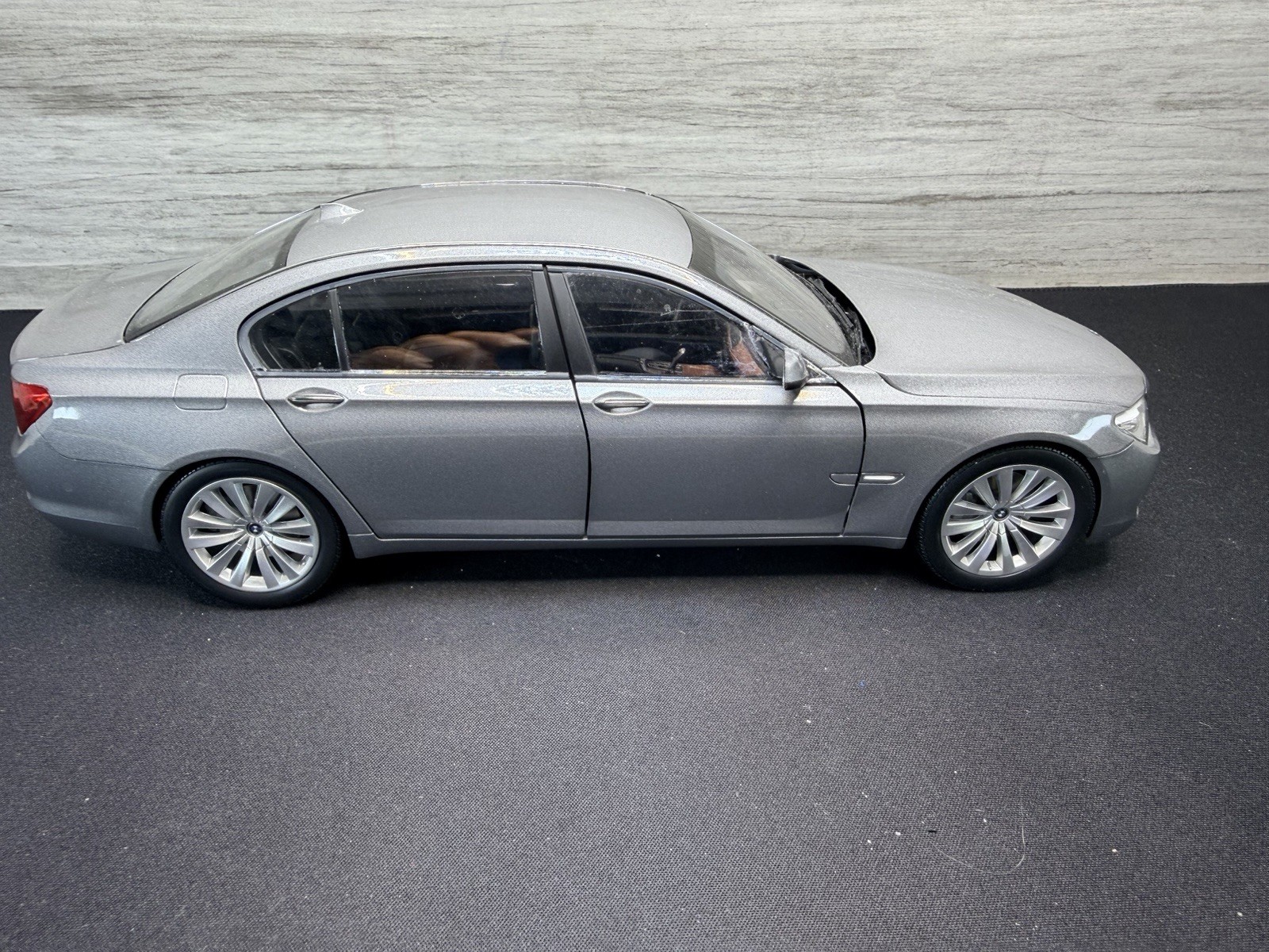 RARE BLACK Kyosho 1:18 BMW 750Li DEALER  SOME MINOR REPAIR NICE NO BOX