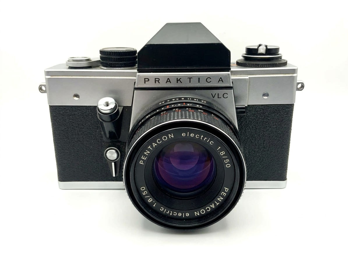 EasyBuy GbR Praktica VLC 35mm Pentacon + Pentacon 135mm f/2.8 Kit Analog SLR