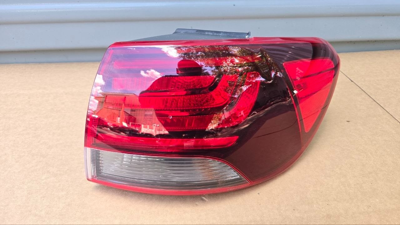 🔥NICE🔥2019 2020 Kia Sorento OEM Halogen Tail Light Right Passenger Side