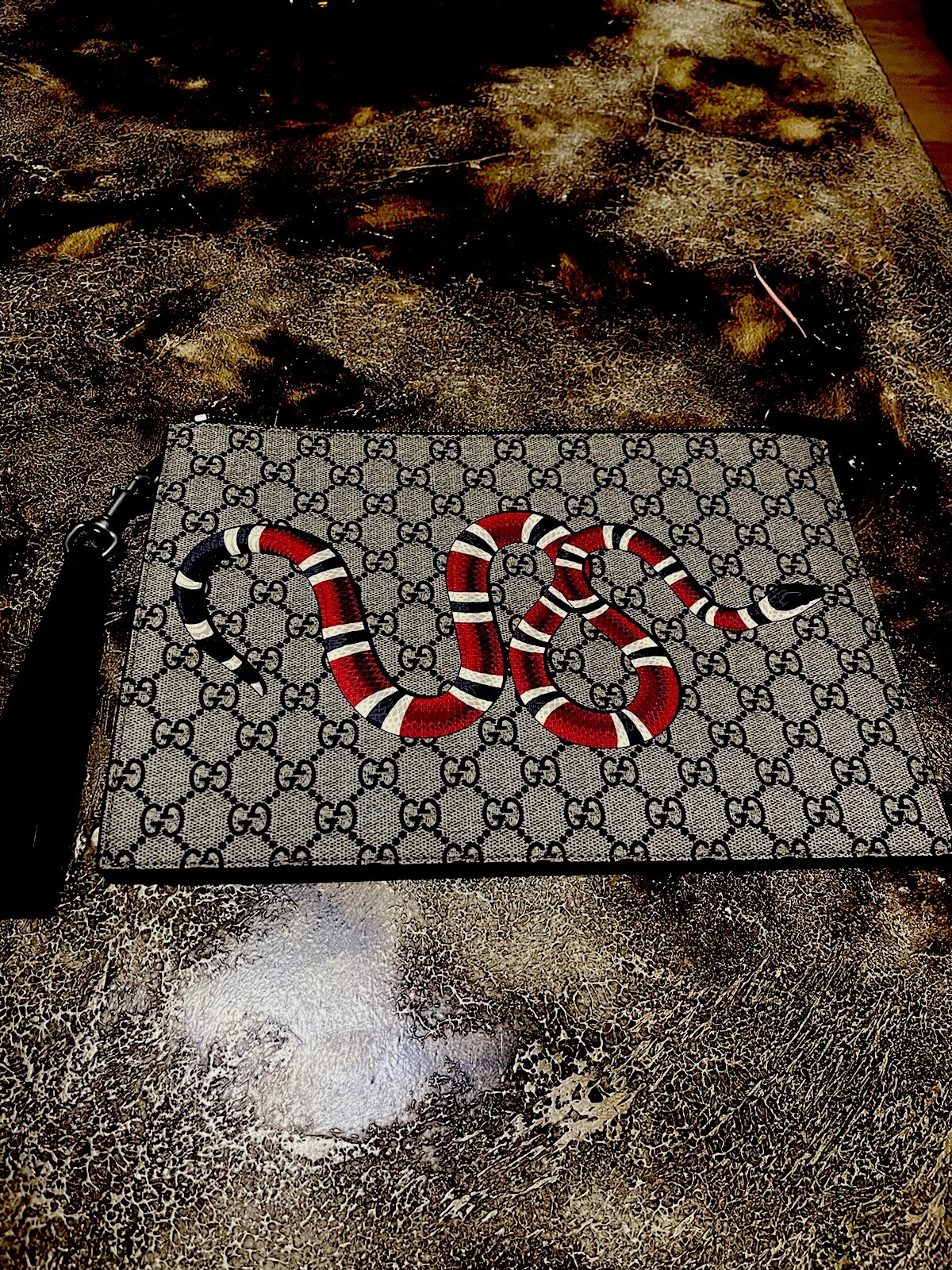 NEW Gucci Kingsnake Bestiary Pouch Unisex NEW Gucci Kingsnake Bestiary Pouch Unisex