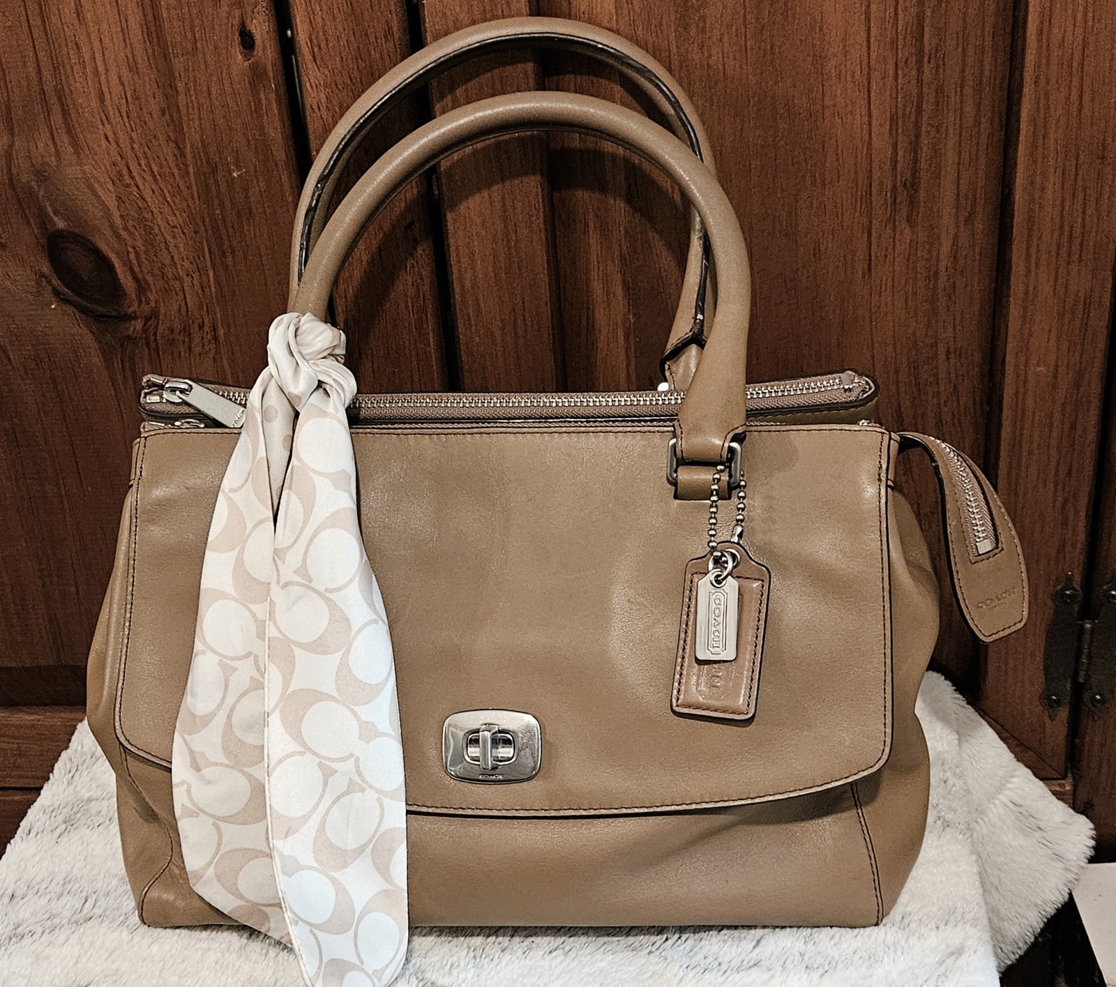 COACH 2001 Y2k HandBag Purse Turn Lock/Zip w/Coach Scarf GREAT CONDITION