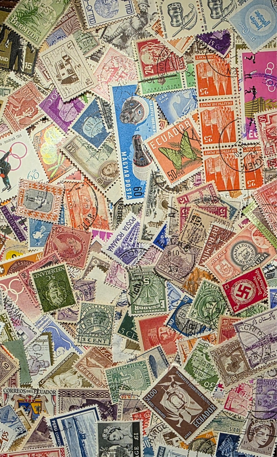 Lot of 100 Worldwide Postage Stamps Off Paper Used  