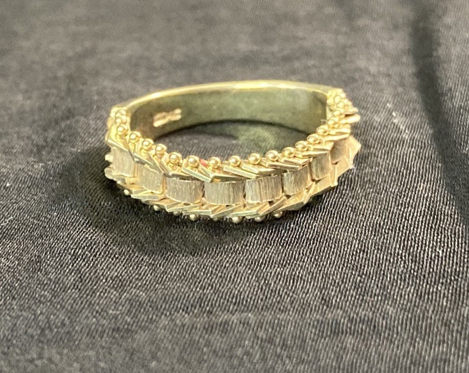 Imperial Gold 14k Basketweave Single Row Band Ring - 3.7 Grams, Size 7.25 Imperial Gold 14k Basketweave Single Row Band Ring - 3.7 Grams, Size 7.25