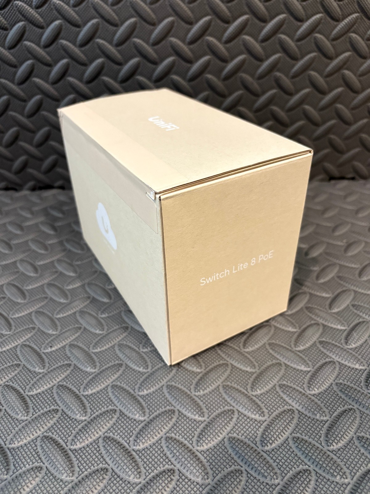 NEW Ubiquiti UniFi Lite 8-Port Gigabit PoE+ Managed Switch (USW-LITE-8-POE) 52W