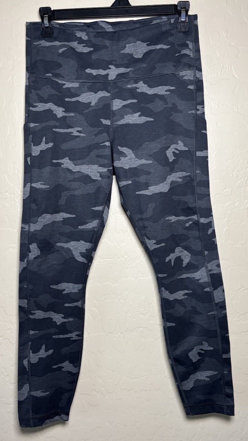 Athleta Ultimate Camo 7/8 Tight Womens Gray Black Camo High Rise Leggings Medium