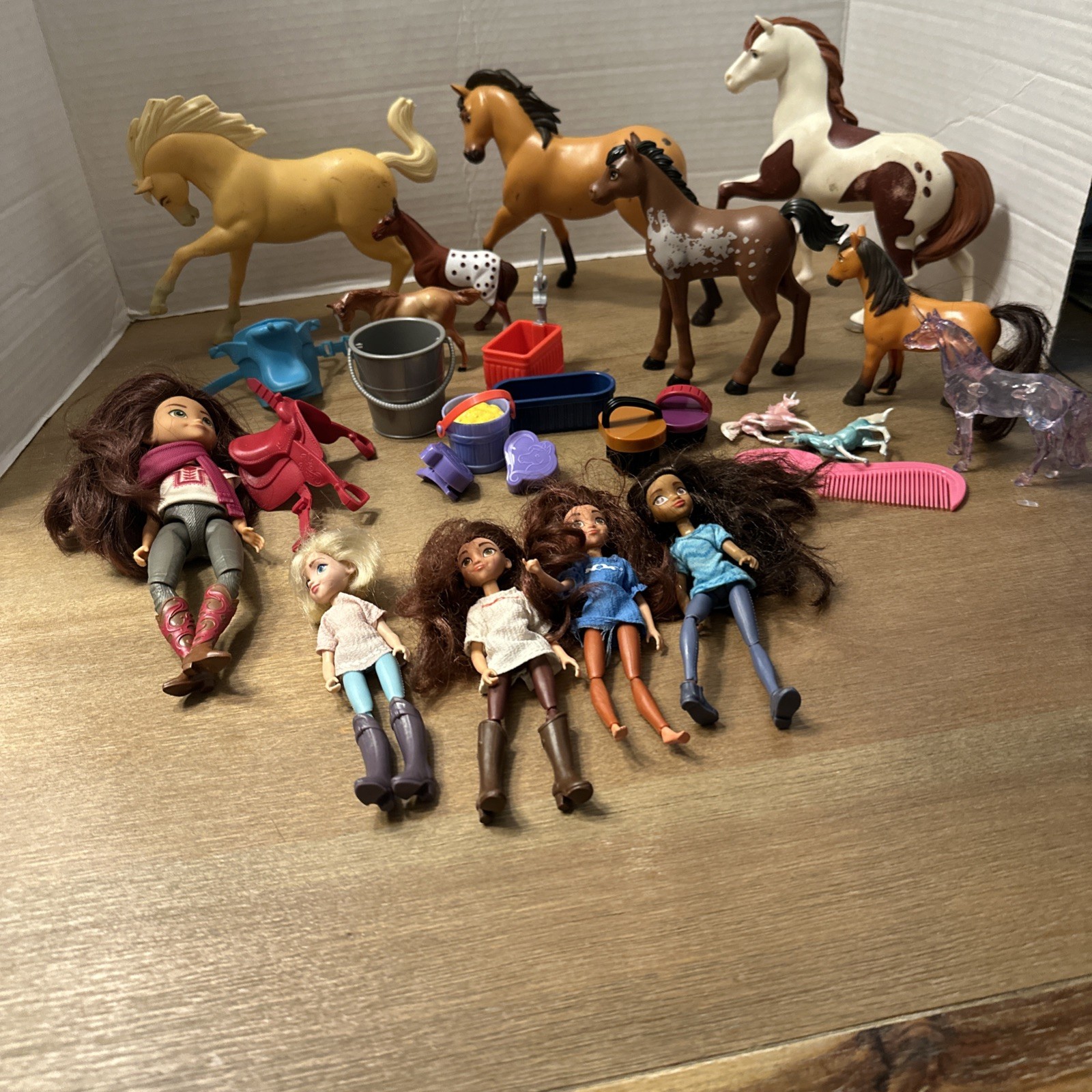 Dreamworks Spirit Riding Free Dolls And Horse Lot 26 Pieces With Accessories