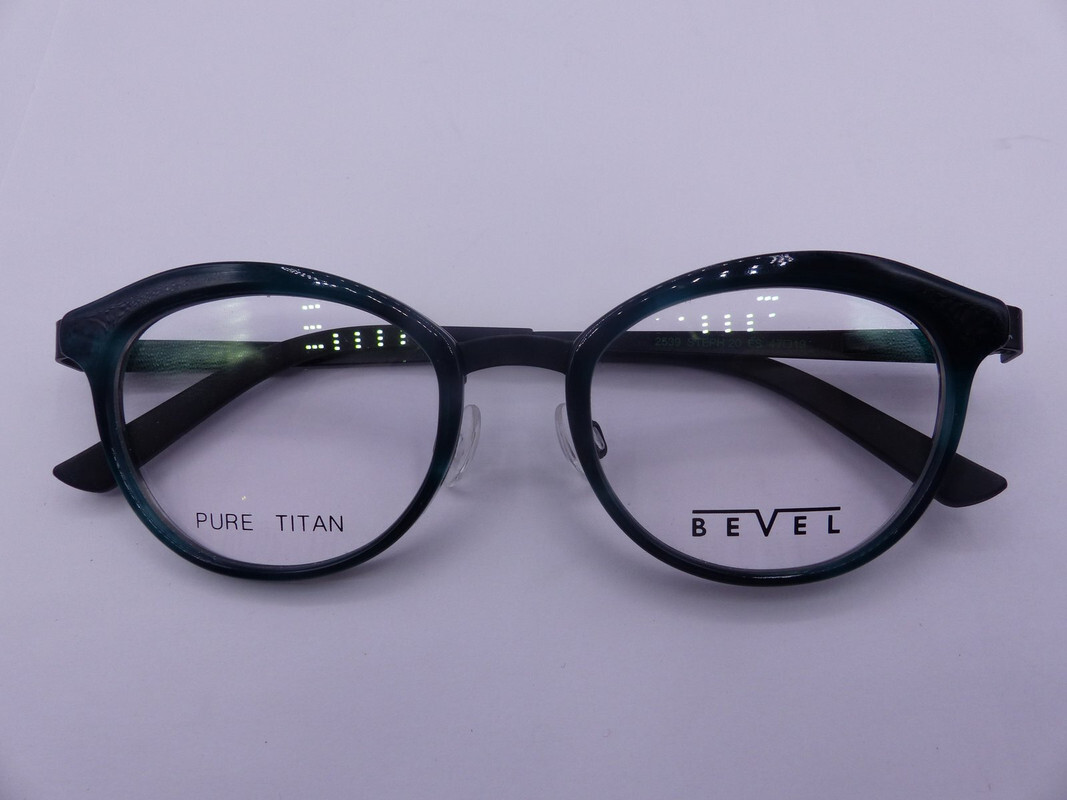 BEVEL 2539 STEPH 20 EMERALD/SHARK SKIN WOMENS EYEGLASSES FRAMES SIZE 47-19-135 BEVEL 2539 STEPH 20 EMERALD/SHARK SKIN WOMENS EYEGLASSES FRAMES SIZE 47-19-135