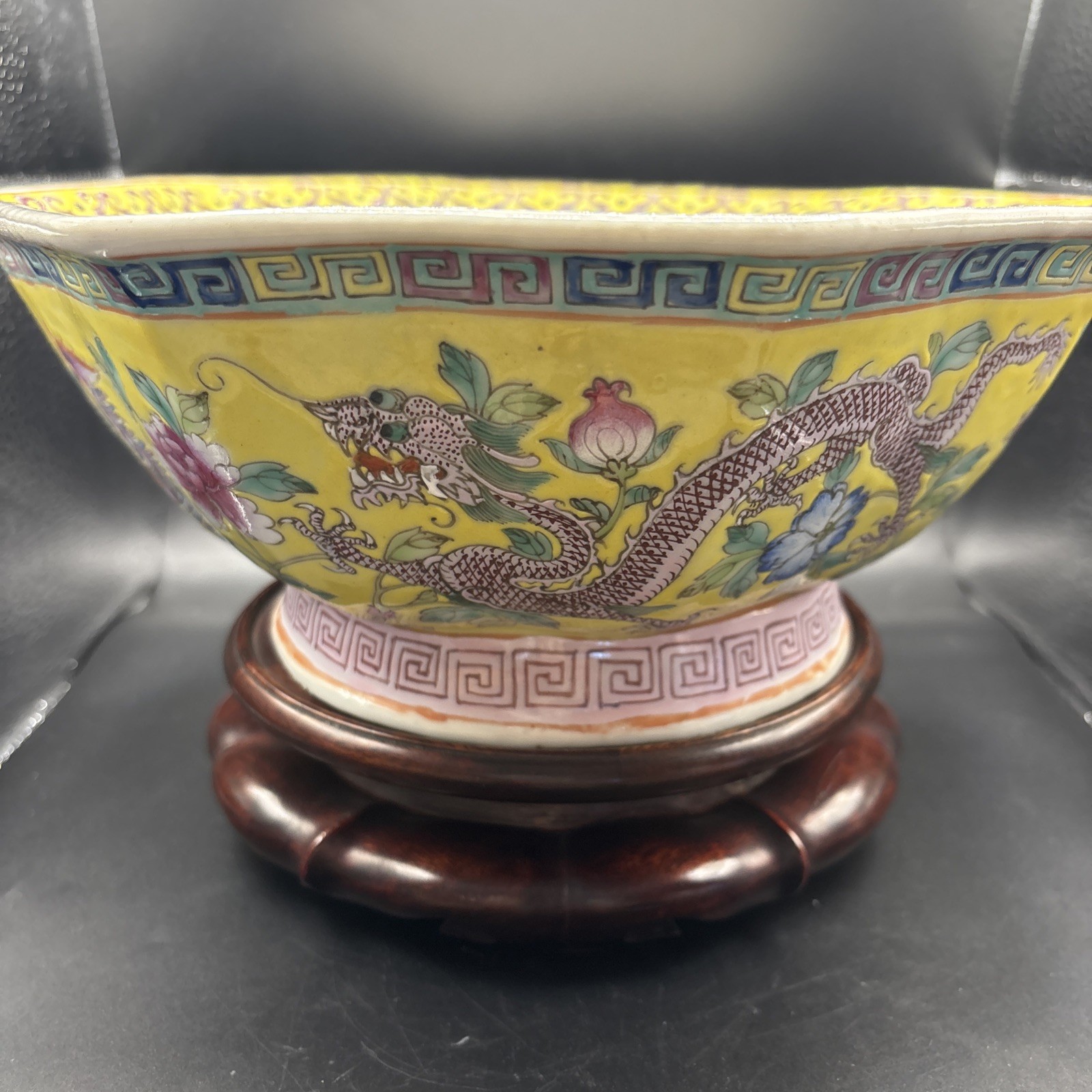 Antique18C Qing Dynasty,Chinese Porcelain octagon FAMILLE ROSE  Dragon Bowl 9x4