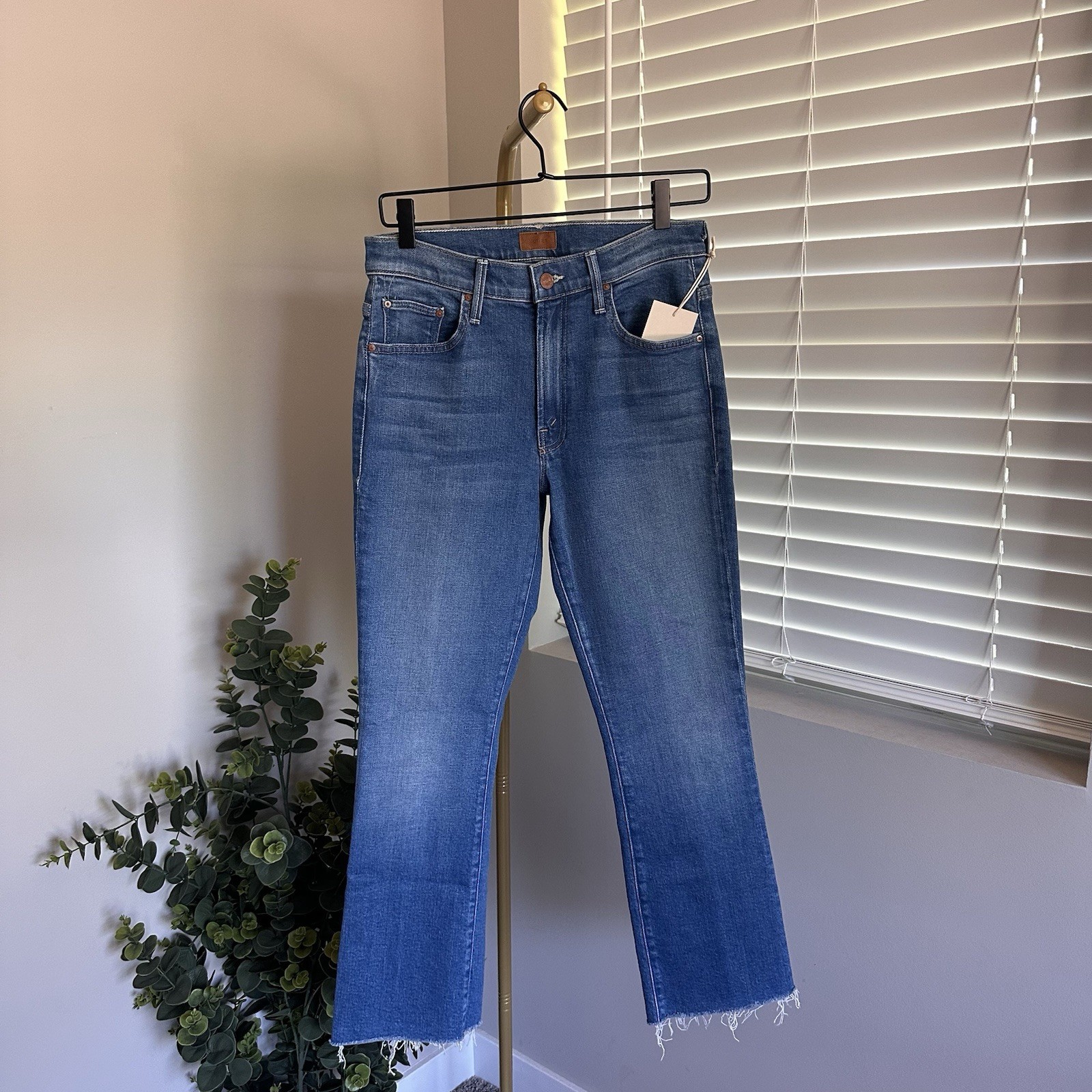 NWT MOTHER Women\'s Jeans Size 29 The Insider Ankle Fray -Eager Beaver Blue Denim