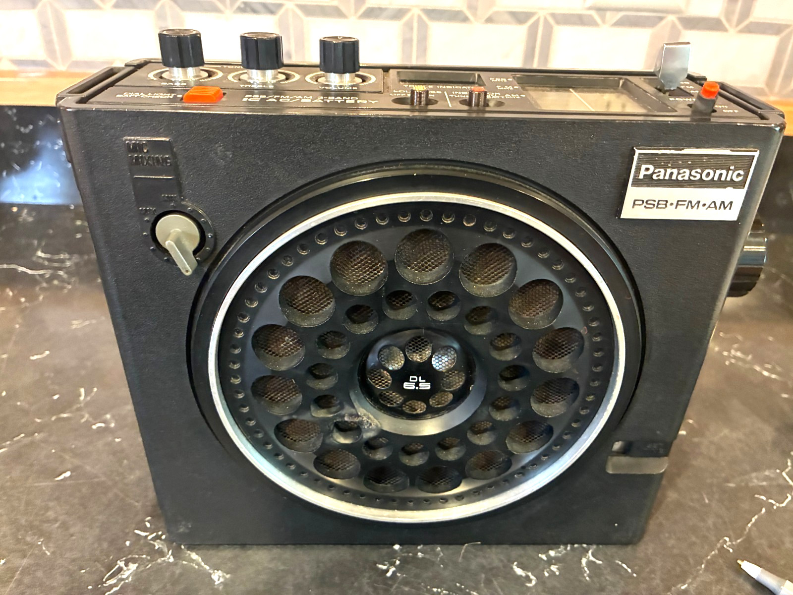 Vintage Panasonic National RF-888 FM AM WX 3-Band Portable Radio w/Cord Vintage Panasonic National RF-888 FM AM WX 3-Band Portable Radio w/Cord