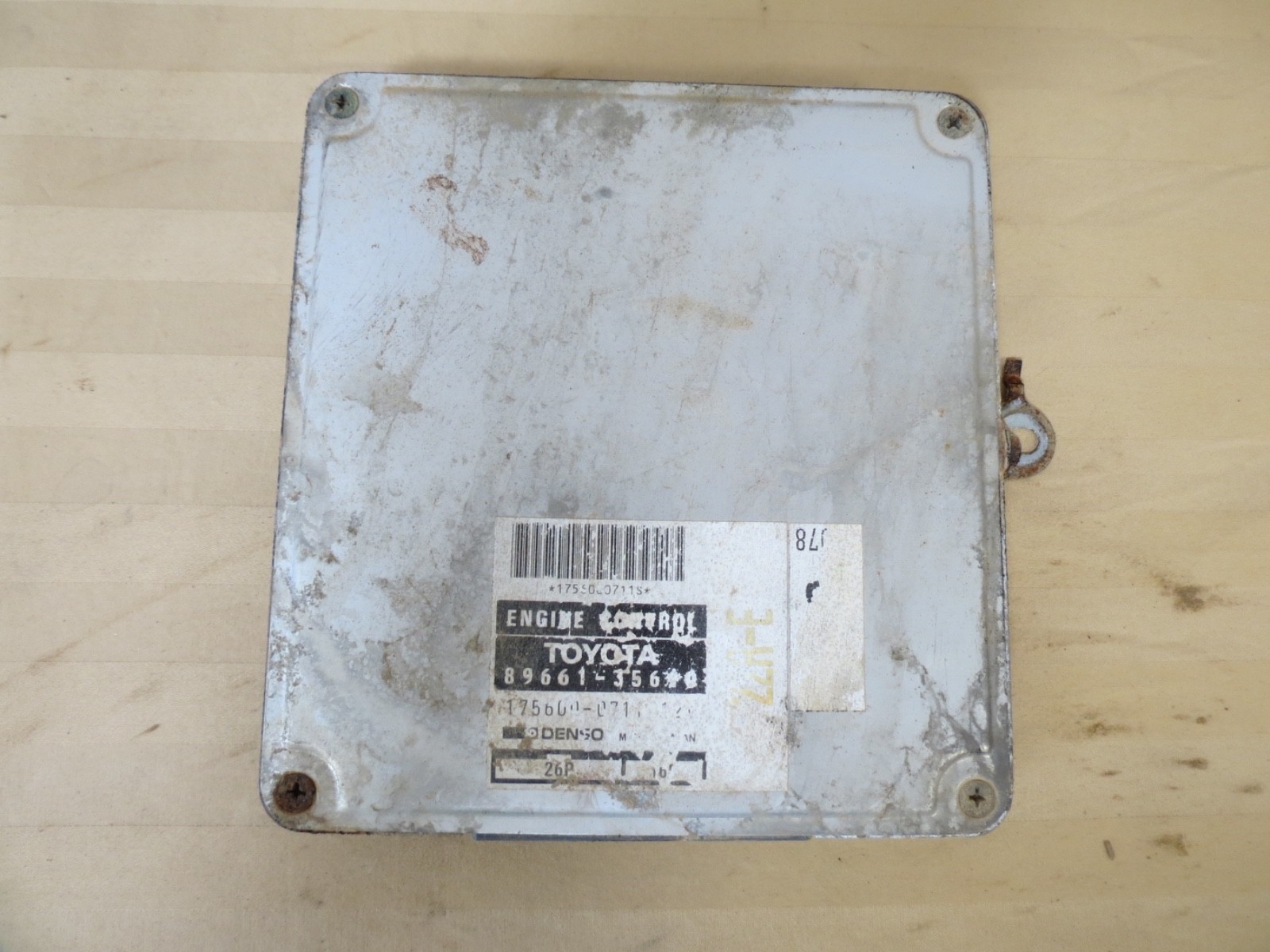 91-92 Toyota Truck Pickup 2.4L Engine Control Unit DENSO 89661-35610 175600-0711