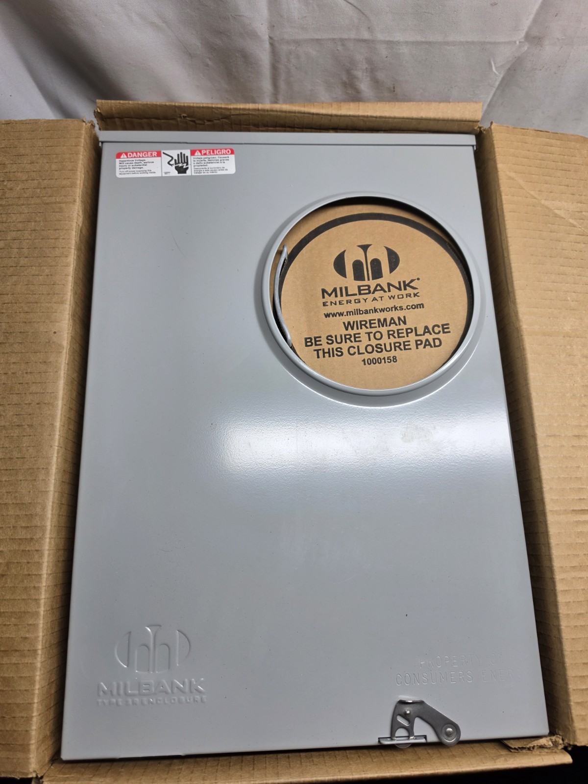 Milbank Series U-200 SWUG. Milbank Series U-200 SWUG.