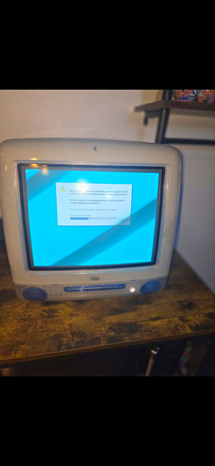 Apple iMac G3 Blueberry CRT Vintage All-in-One Desktop Computer Apple iMac G3 Blueberry CRT Vintage All-in-One Desktop Computer