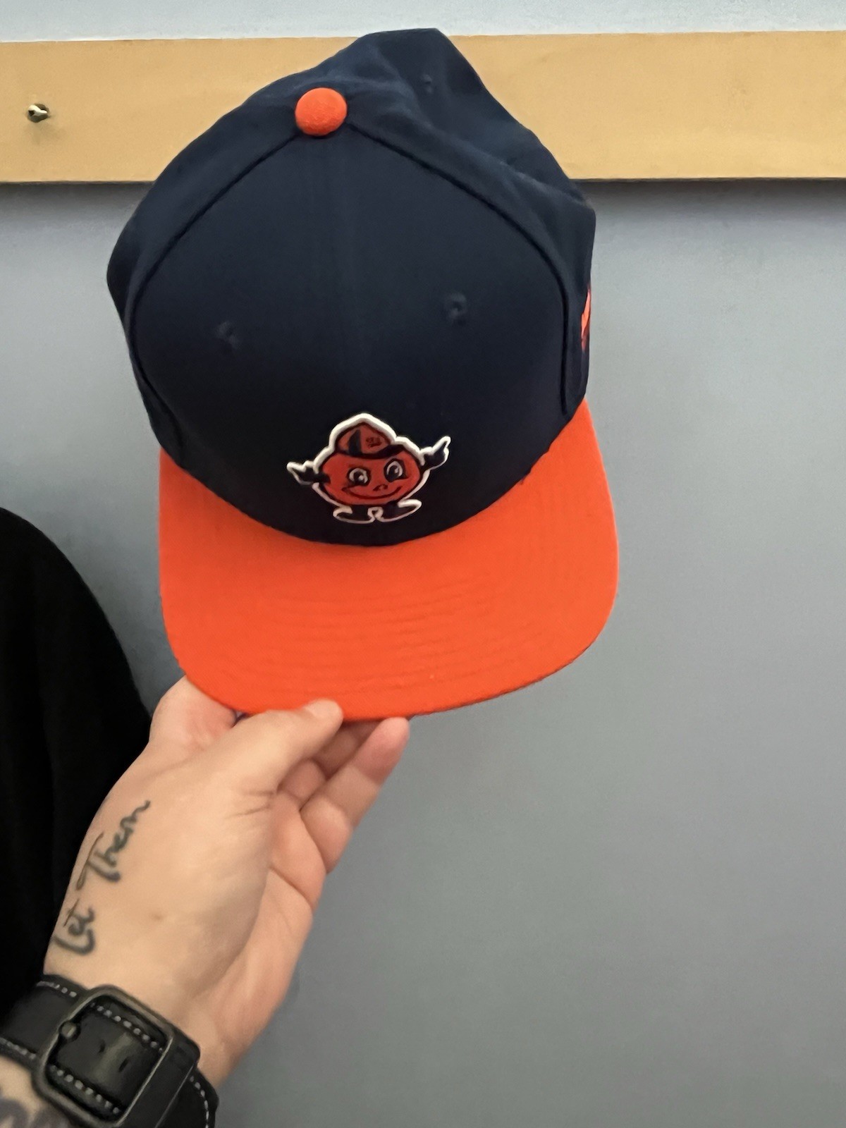 Nike Syracuse Orangemen SnapBack Hat Size Medium/large