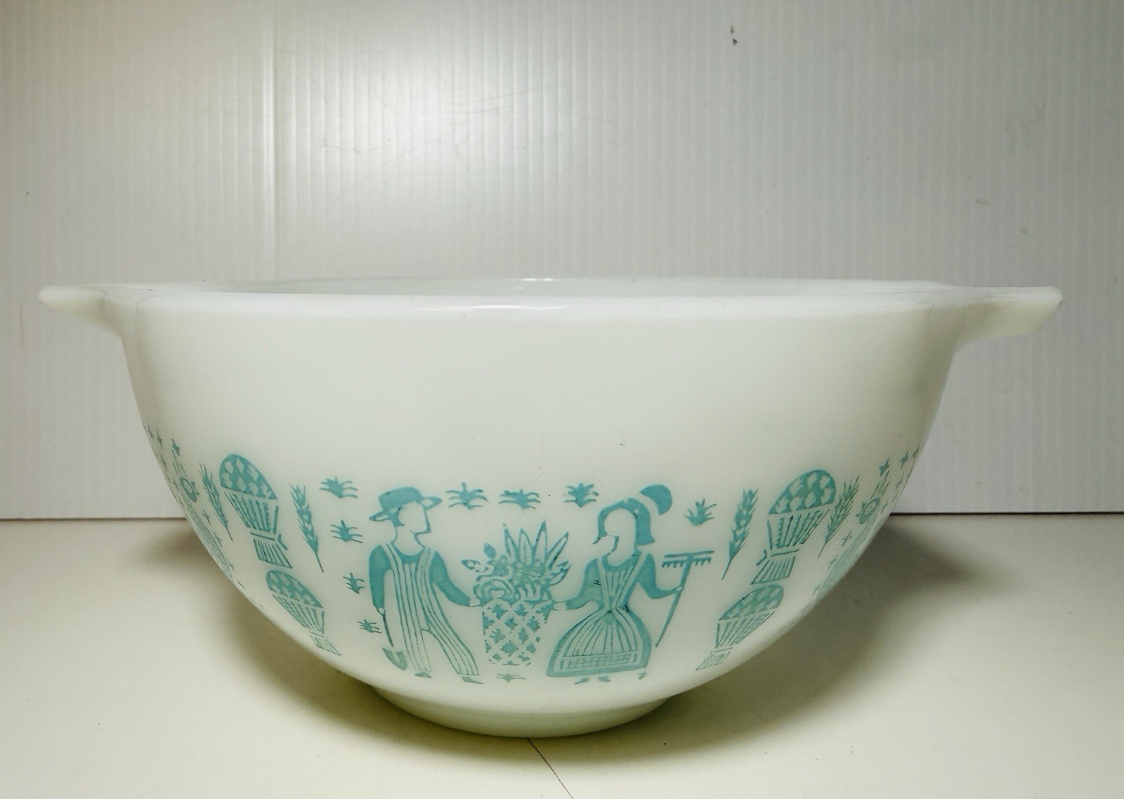 Vintage Pyrex Amish Butterprint Cinderella Bowl 1.5 Pt #441 Turquoise On White