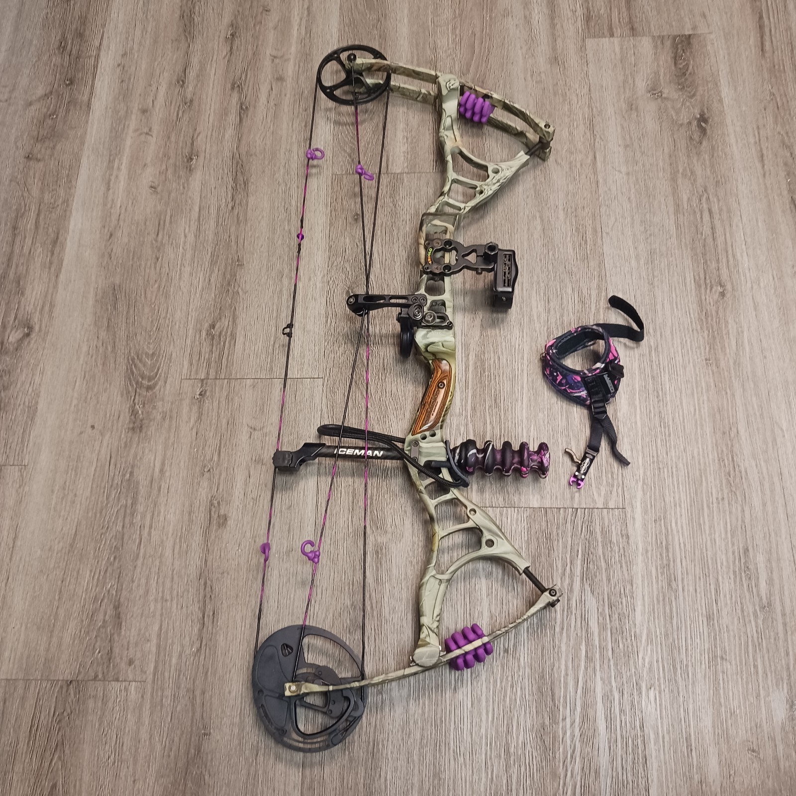 Diamond Iceman Right Handed 60 LB 29 inch Camo Purple Accessories Diamond Iceman Right Handed 60 LB 29 inch Camo Purple Accessories
