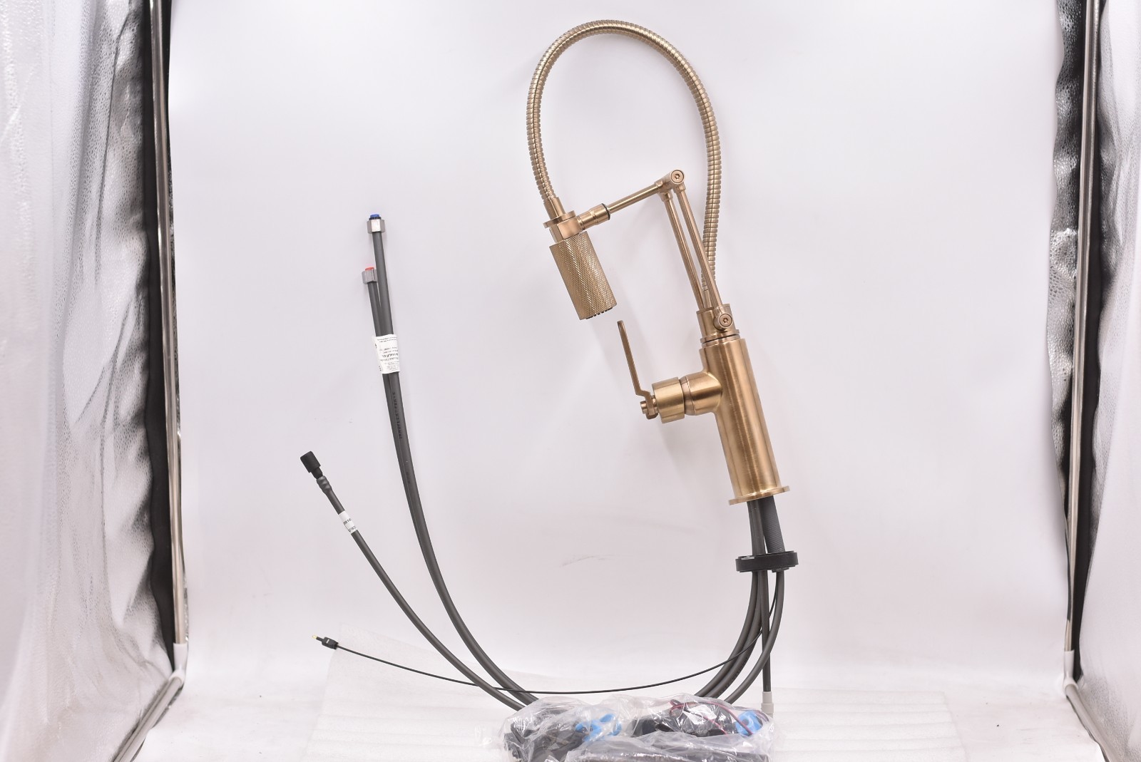 Brizo 64144LF-GL Litze Smarttouch Articulating Kitchen Faucet Brizo 64144LF-GL Litze Smarttouch Articulating Kitchen Faucet