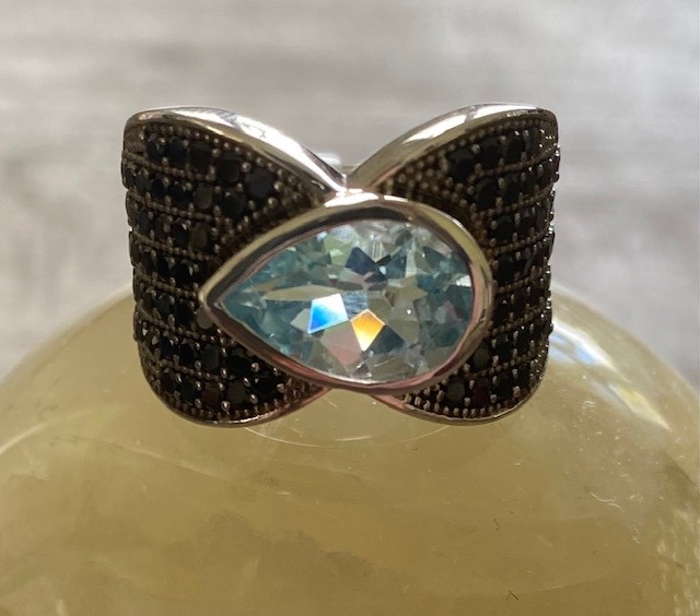 Brand New Size 9 Sky Blue Topaz with Black Spinel Sterling Silver