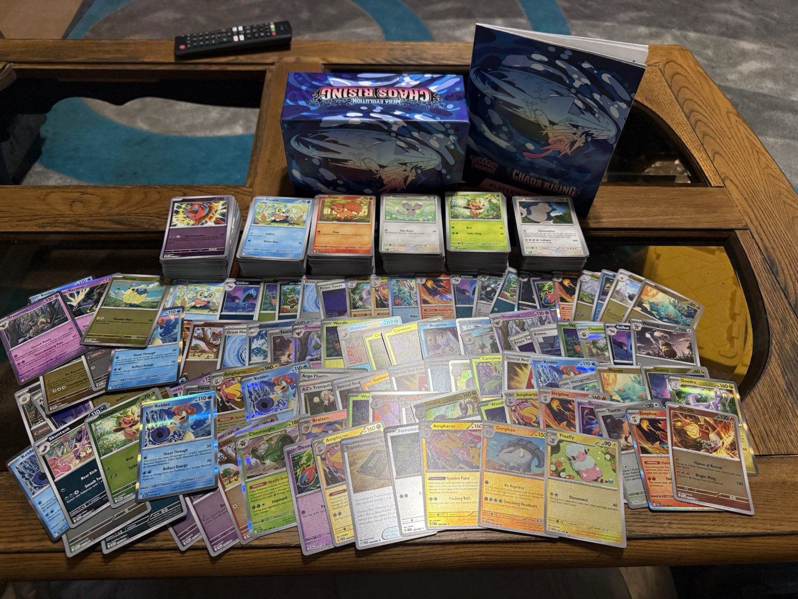 Pokemon Chaos Rising Bulk. Around 700 Cards. No Energy Cards. Players Guide Book