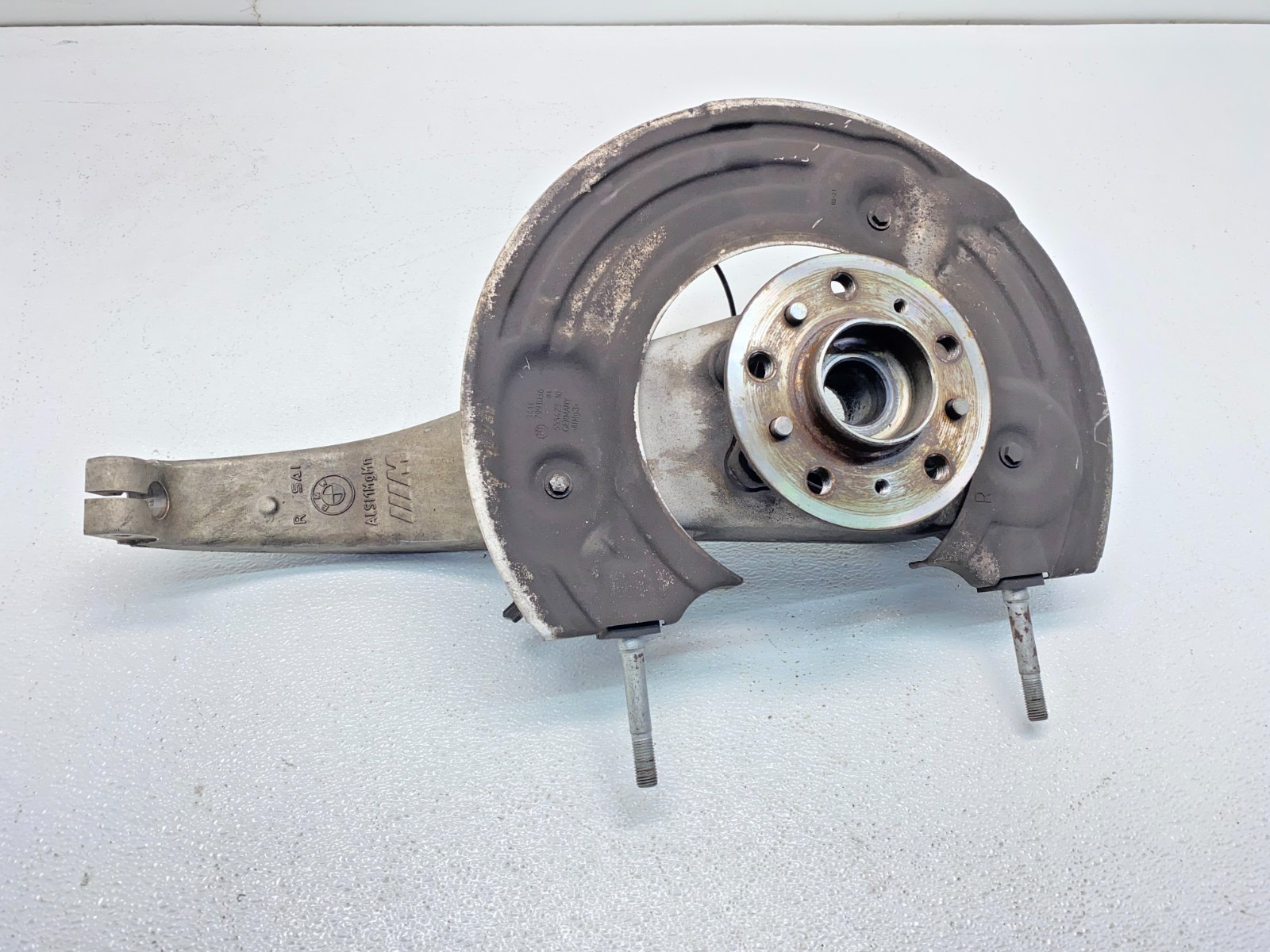 18-25 BMW F90 F92 F93 M5 M8 Front Right Passenger Wheel Hub Knuckle Spindle OEM✅