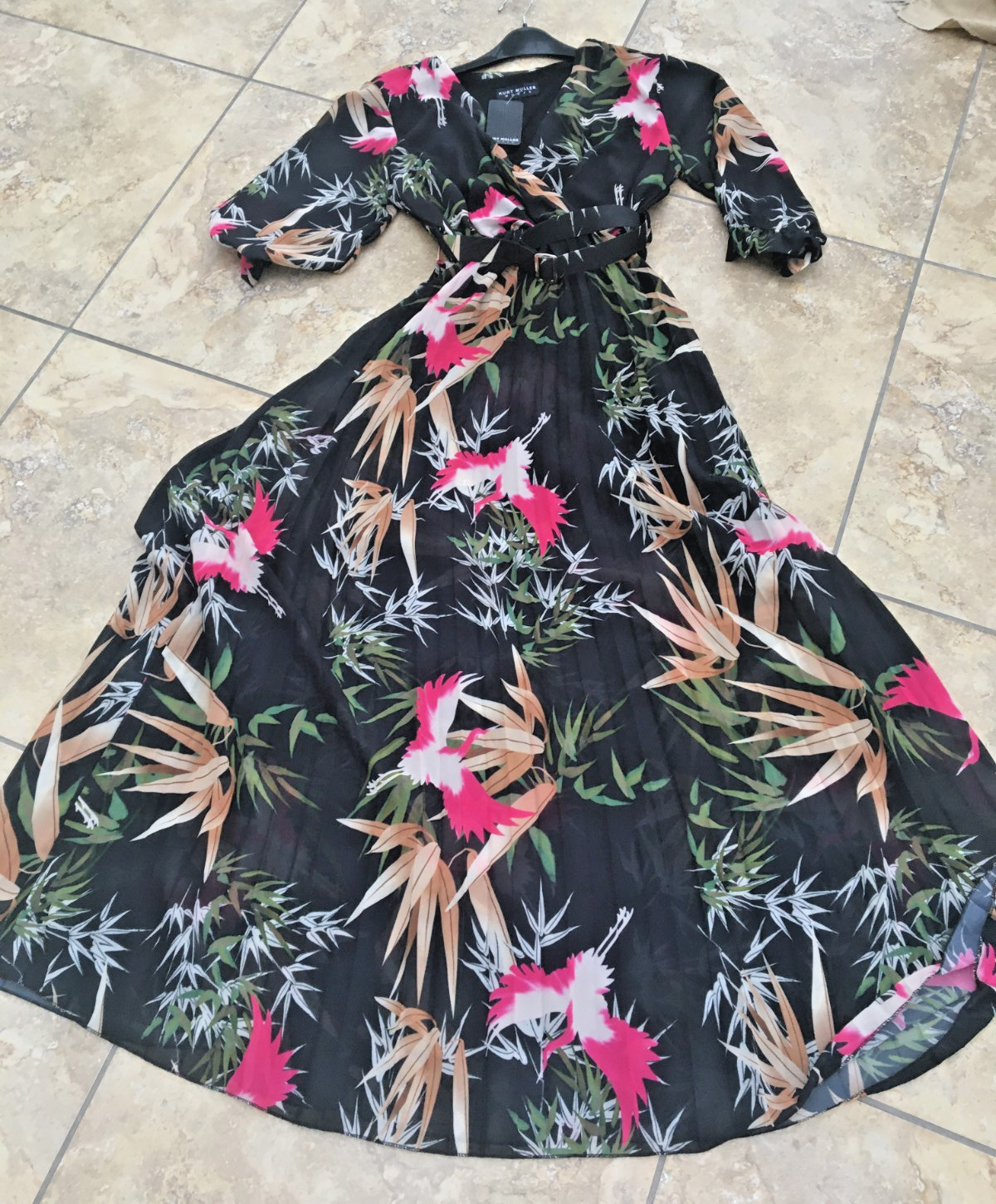 KURT MULLER:FAB BLACK EXOTIC BIRD PRINT CHIFFON LIKE DRESS SUNRAY PLEATS M BNWT