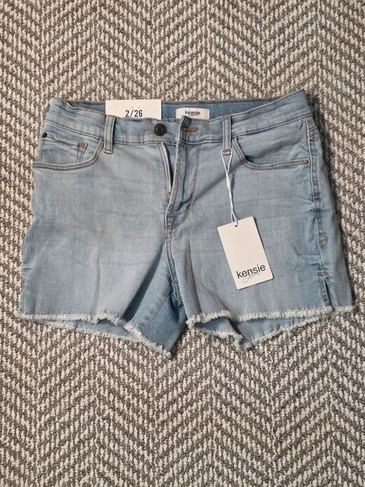 Kensie Jeans Womens Light Wash Denim Cutoff Shorts Size 2 30W Distressed