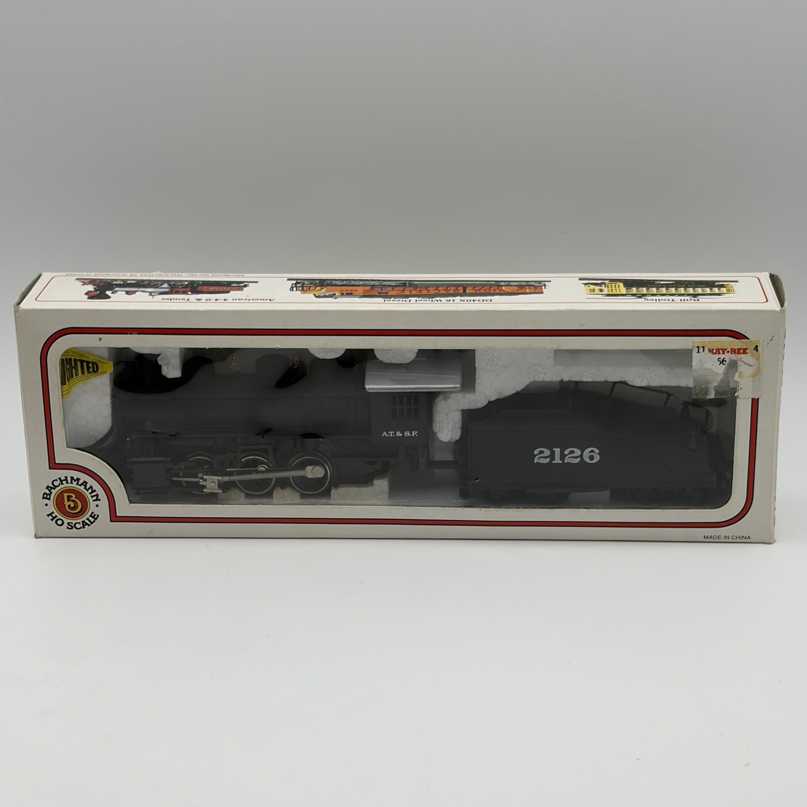 Bachmann HO Scale USRA 0-6-0 Steam Locomotive & Tender AT&SF Santa Fe 2126 Smoke