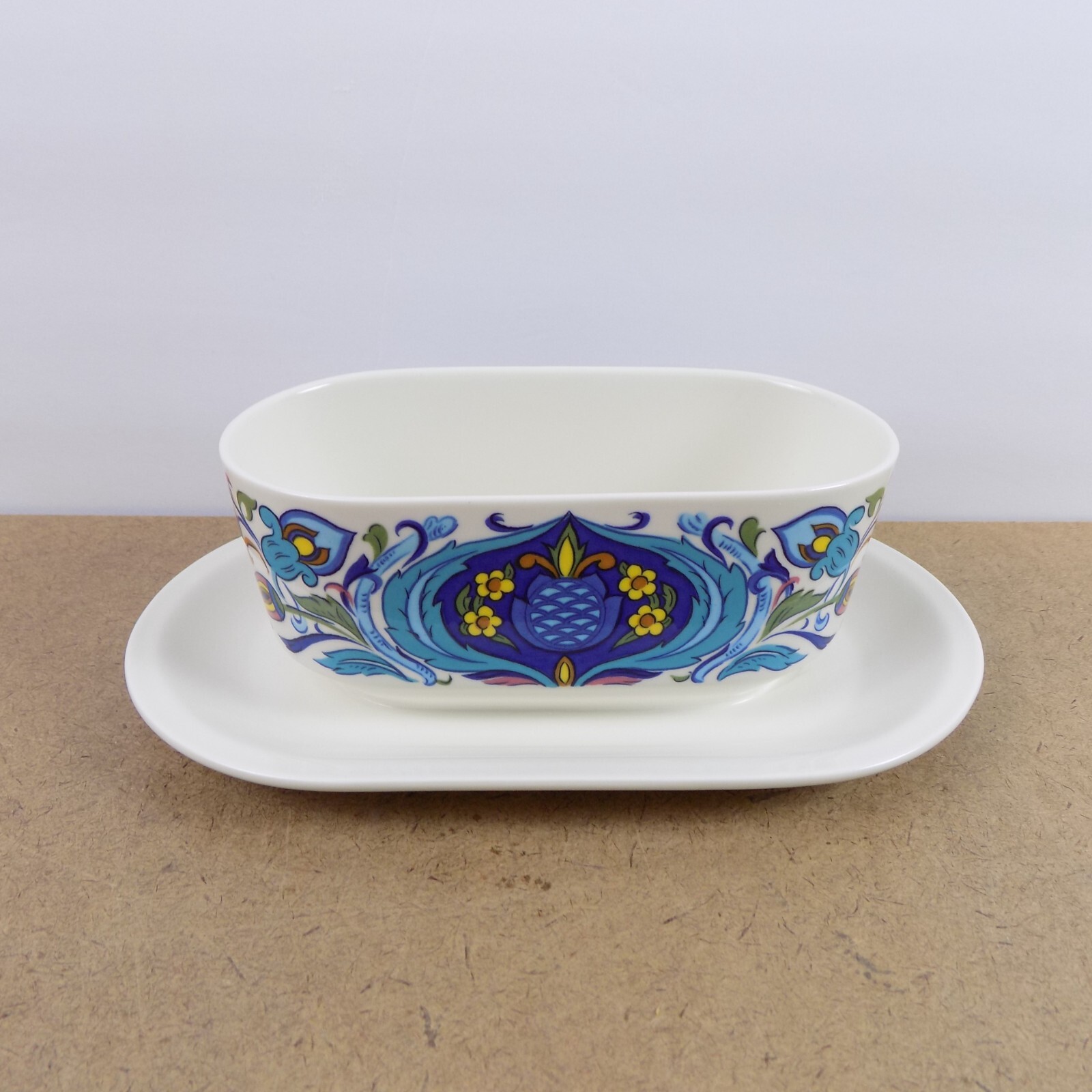 Villeroy & Boch Izmir 1973 Gravy Boat Luxembourg 8.25\